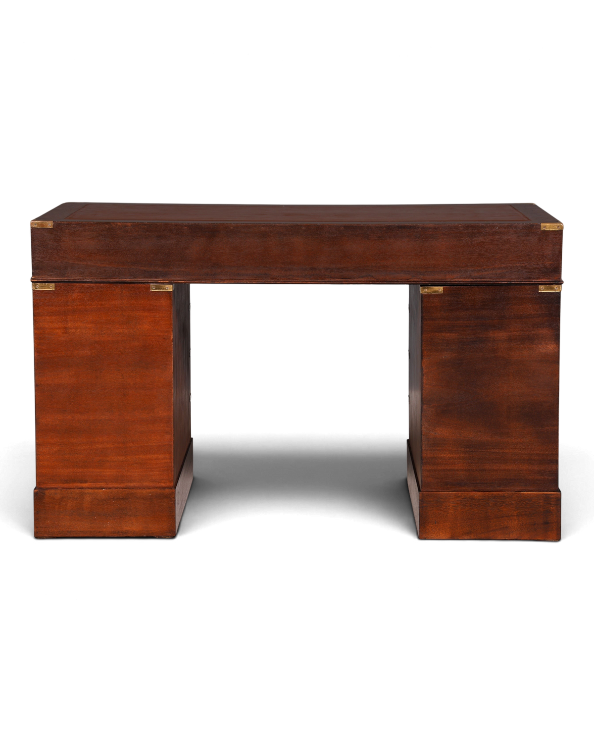 Hauptstadt Möblerei maritimer Schreibtisch im Military Chest Stil aus dunklem Holz mit Messingbeschlägen und Leder