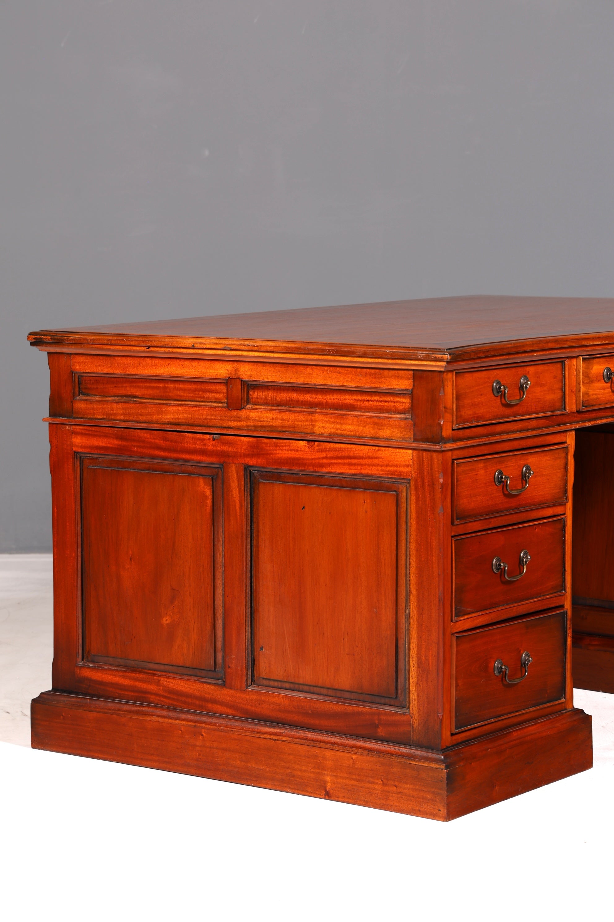 Magnifique bureau anglais en acajou, bureau de travail ancien, bureau professionnel, bureau partenaire