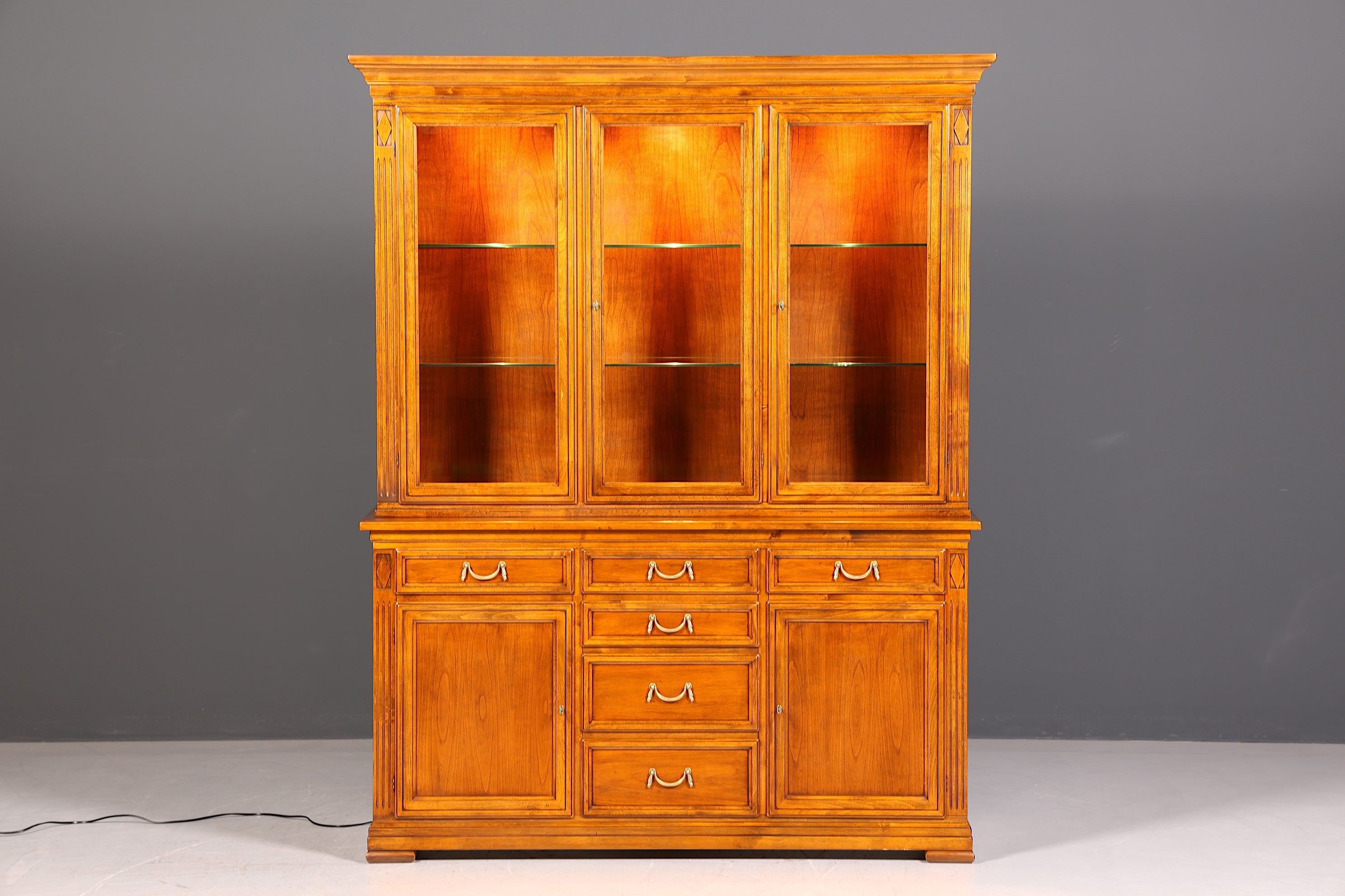 Wunderschöne Original Selva Vitrine Villa Borghese Antik Massivholz Buffet Schrank Bibliothek Glasvitrine Made in Italy