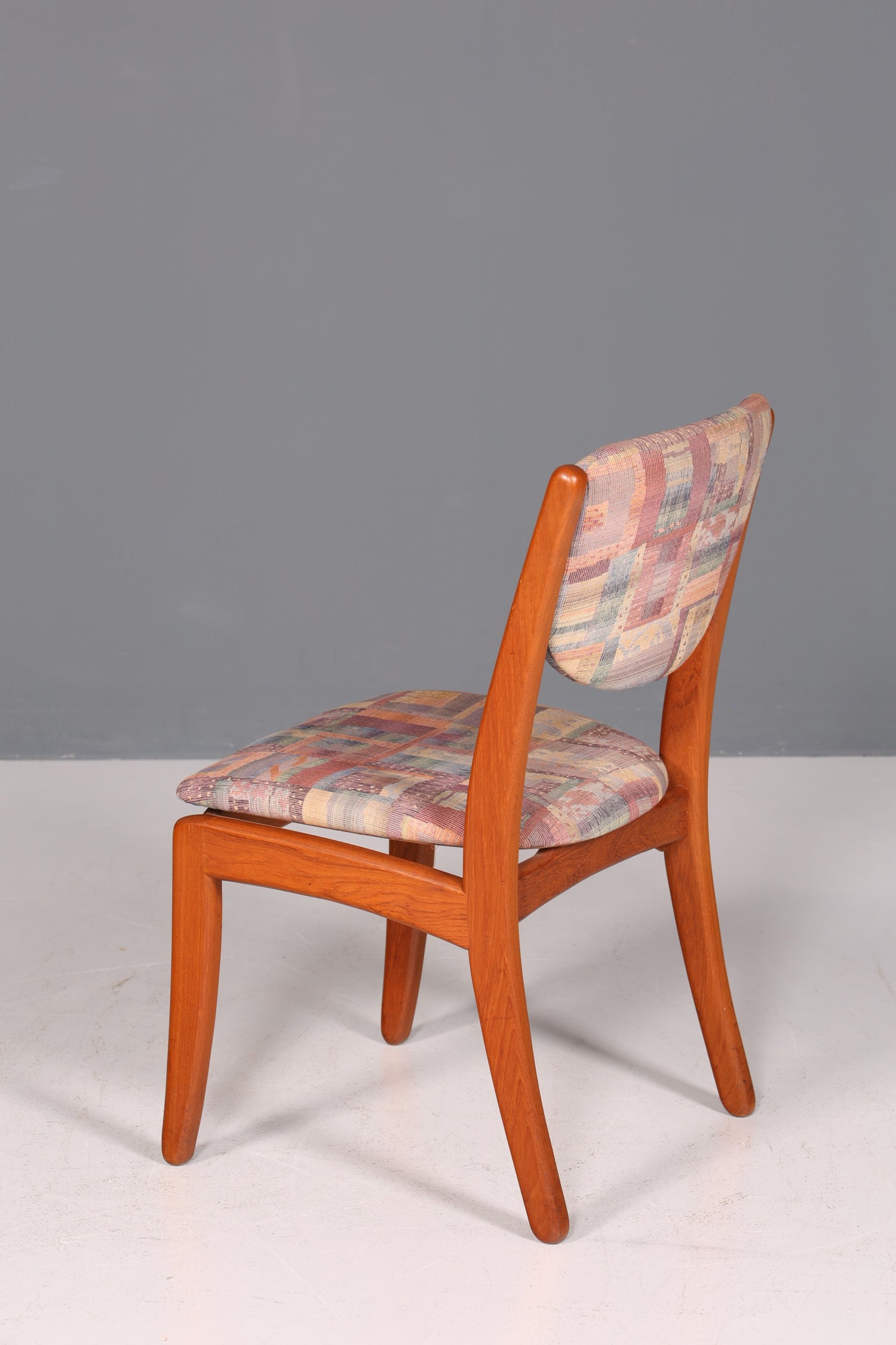 Chaise simple de style Mid-Century, chaise de salle à manger rétro, chaise de cuisine design danois, chaise de secrétaire en teck, 2 sur 2