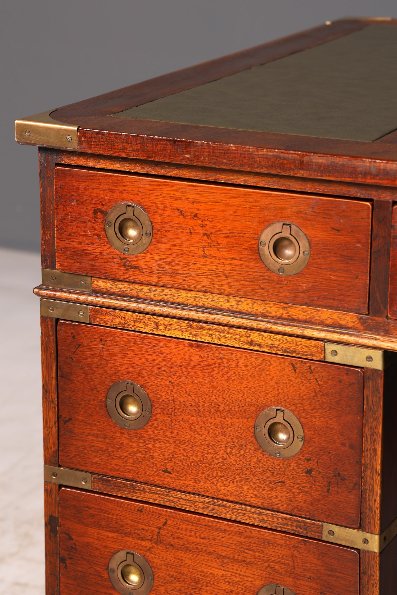 Élégant bureau maritime, coffre militaire anglais, bureau professionnel, office table