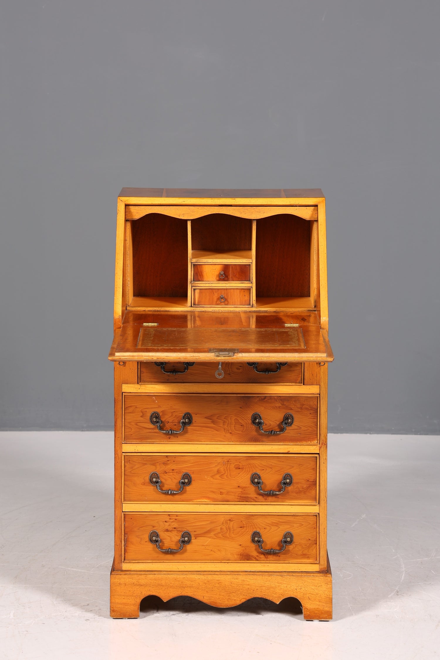 Bureau secrétaire anglais simple, bureau d&