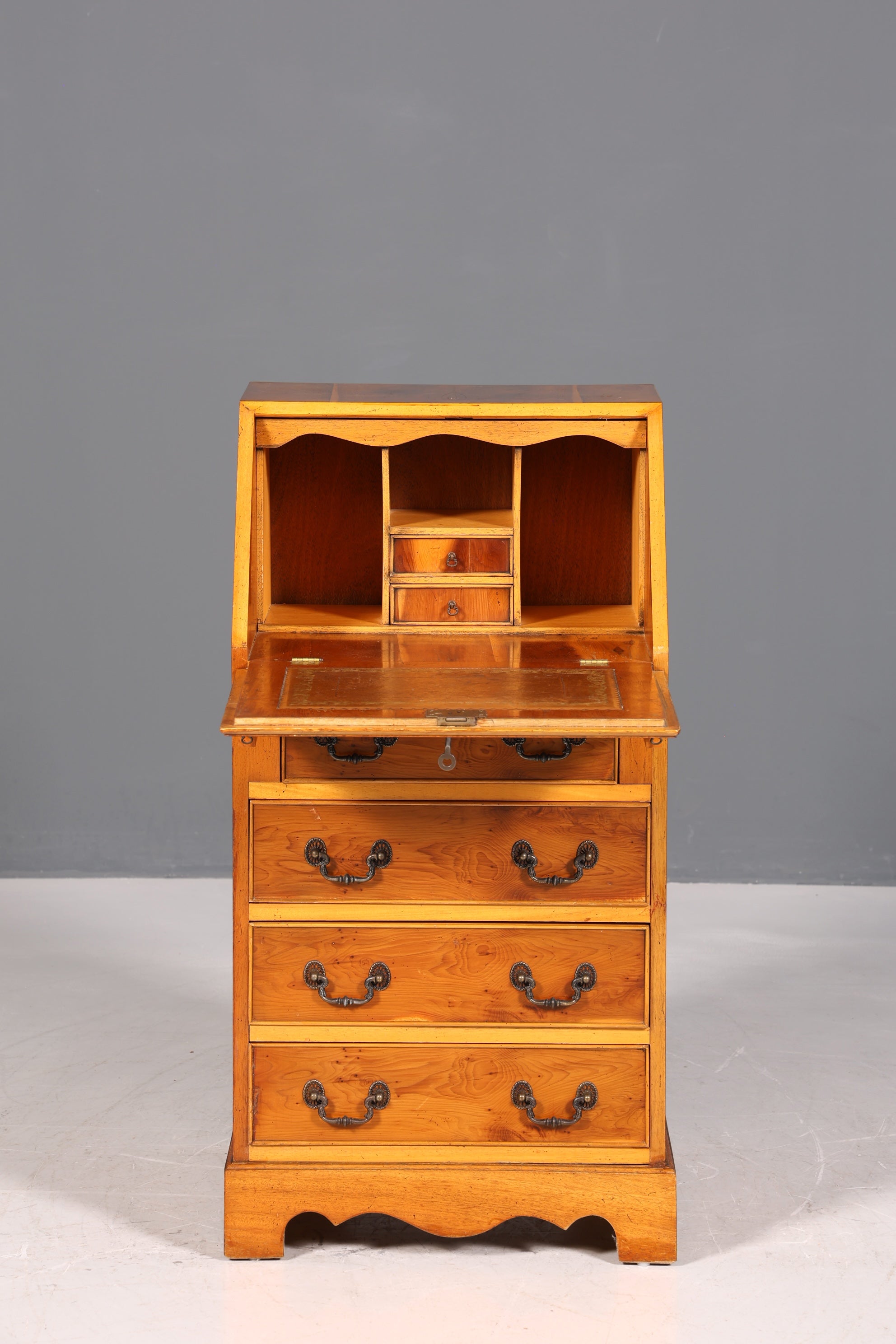 Bureau secrétaire anglais simple, bureau d&