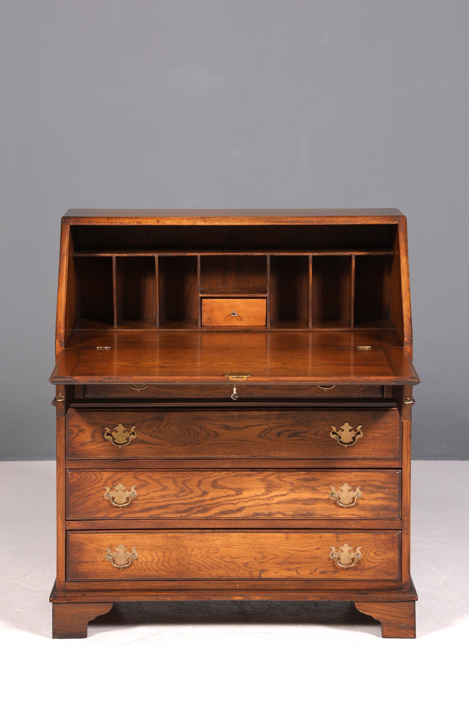 Bureau secrétaire anglais élégant, reproduction en chêne, table de bureau Bevan Funnell, bureau à écrire