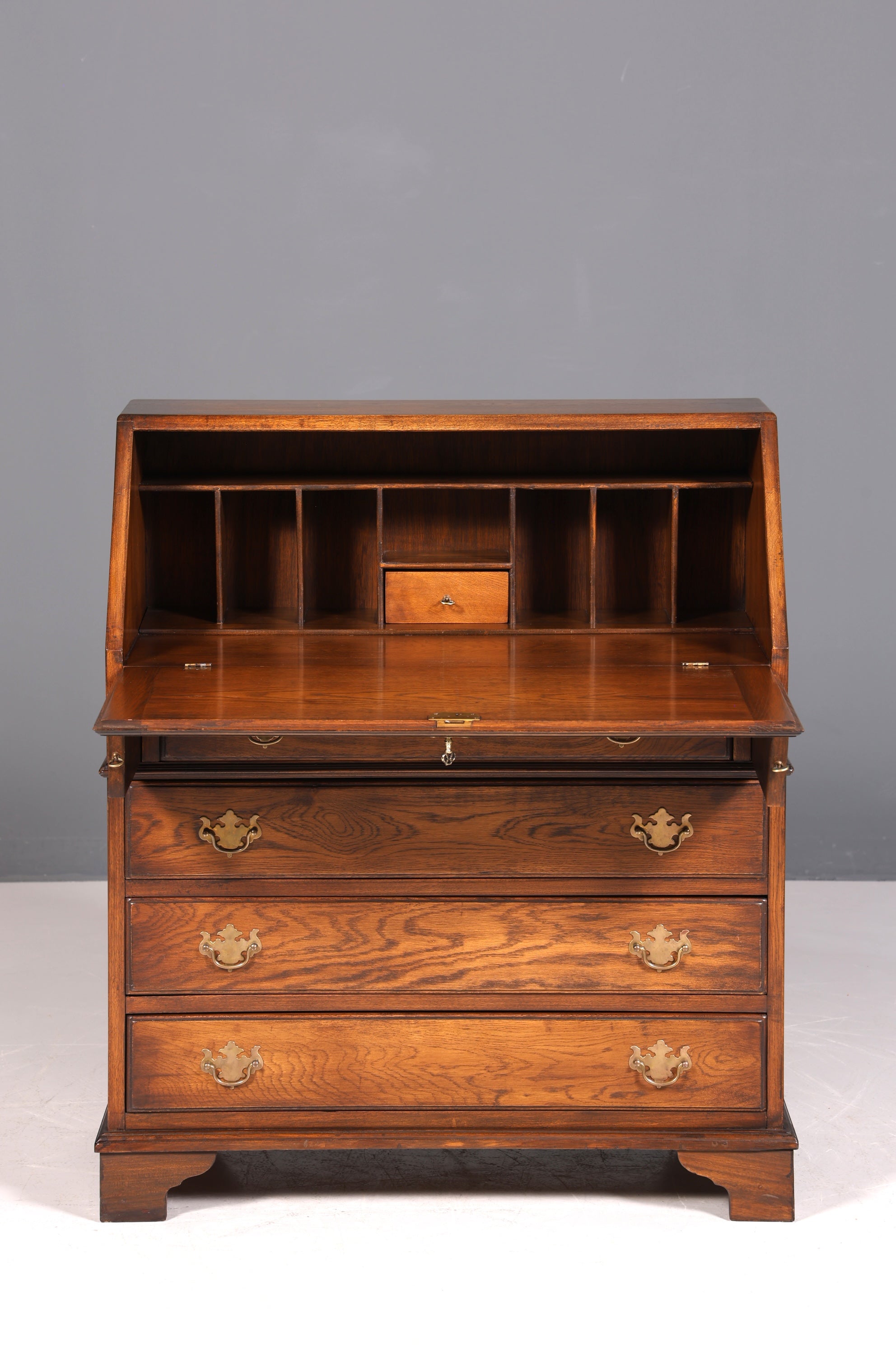 Bureau secrétaire anglais élégant, reproduction en chêne, table de bureau Bevan Funnell, bureau à écrire