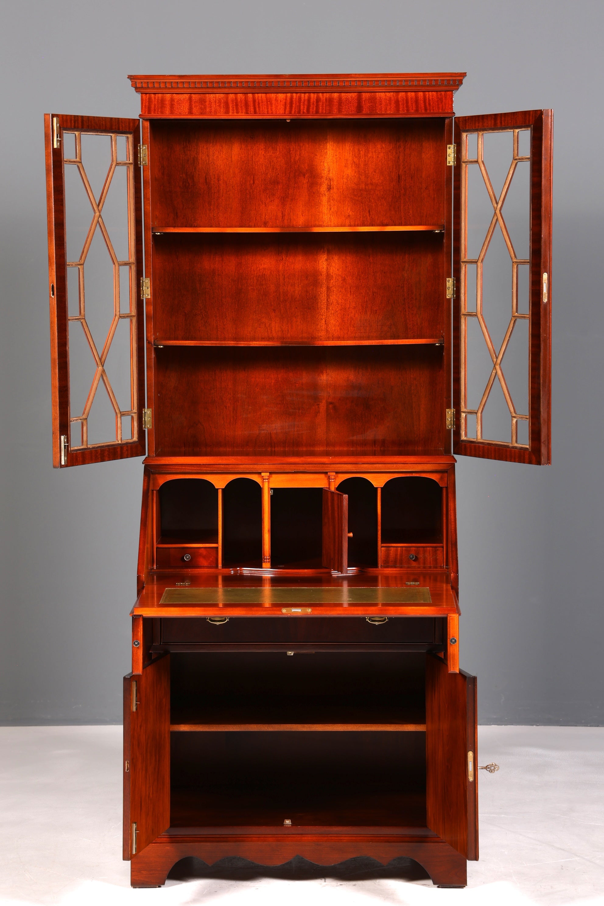 Magnifique secrétaire anglais, vitrine ancienne en acajou des années 1960, Royaume-Uni