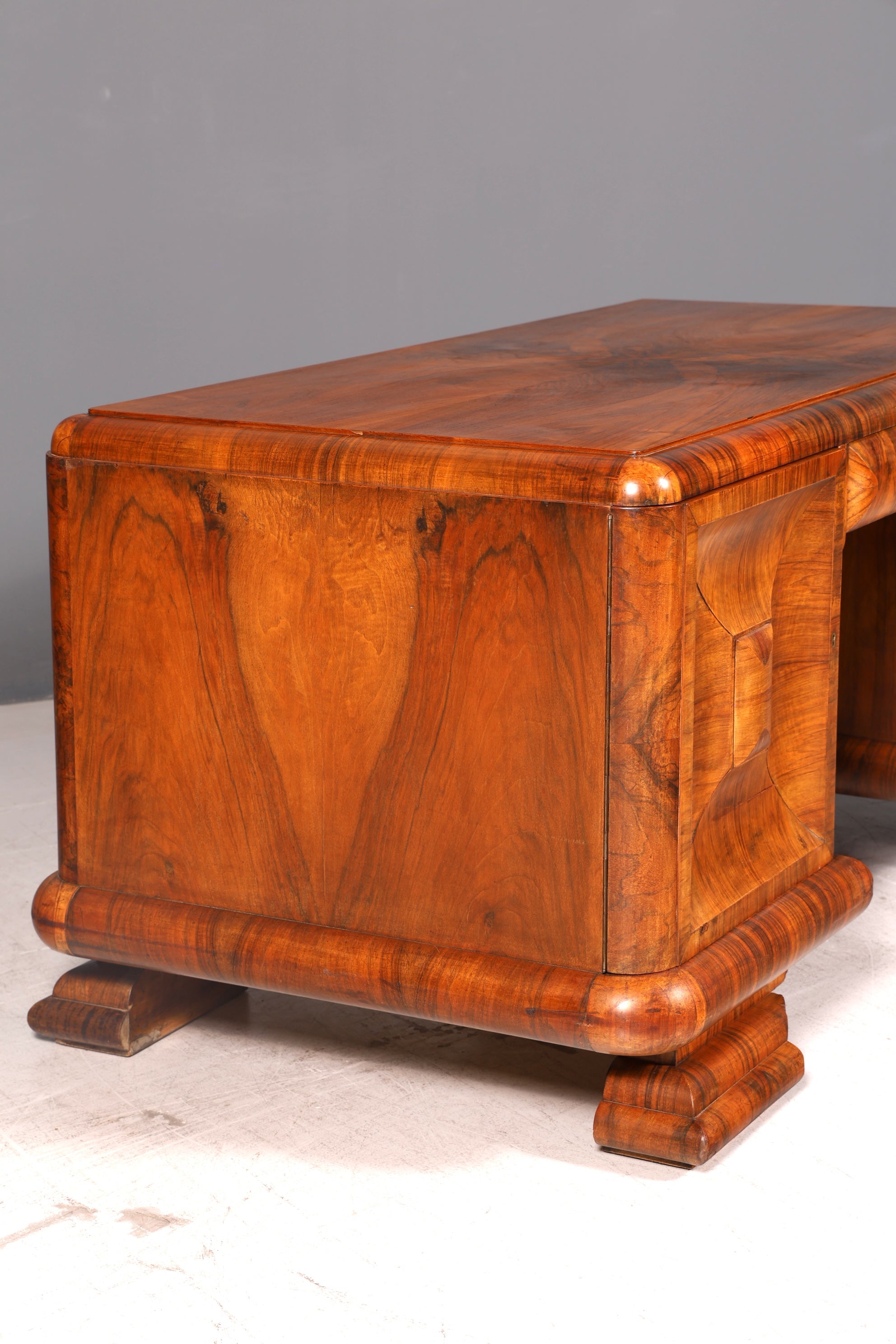 Beeindruckender Original Art Deco Schreibtisch Nussbaum Bürotisch Massivholz Antik Vintage