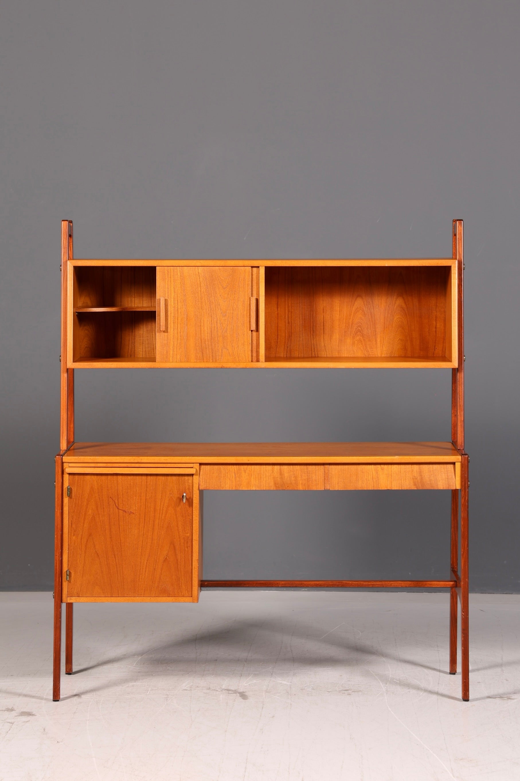 Wunderschöner Mid Century Schreibtisch mit Regalaufsatz Teak Danish Design Bürotisch Vintage 60s