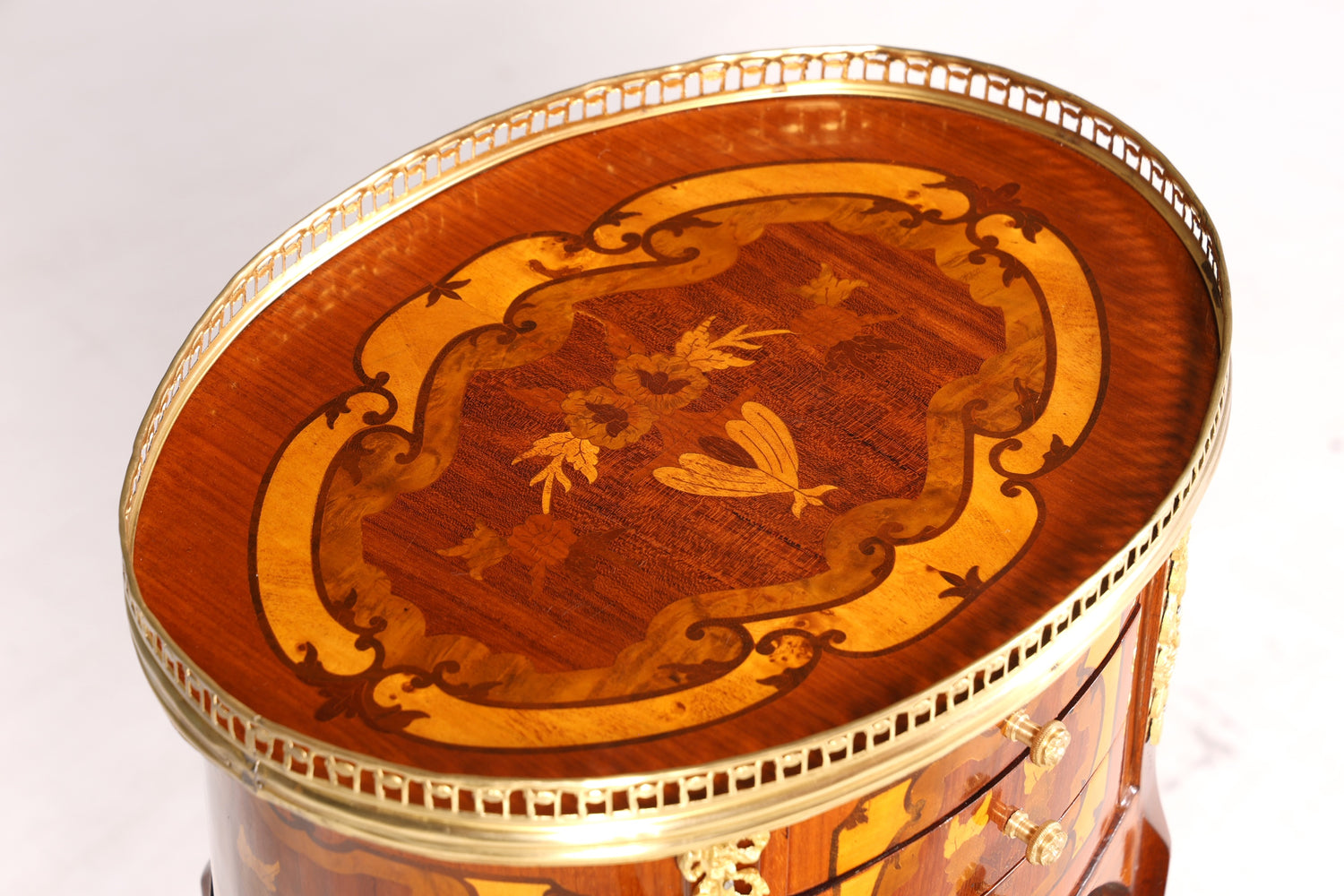 Wunderschöner Barock Louis XV Stil Beistelltisch Ablagetisch massiv Kommode Antik Stil