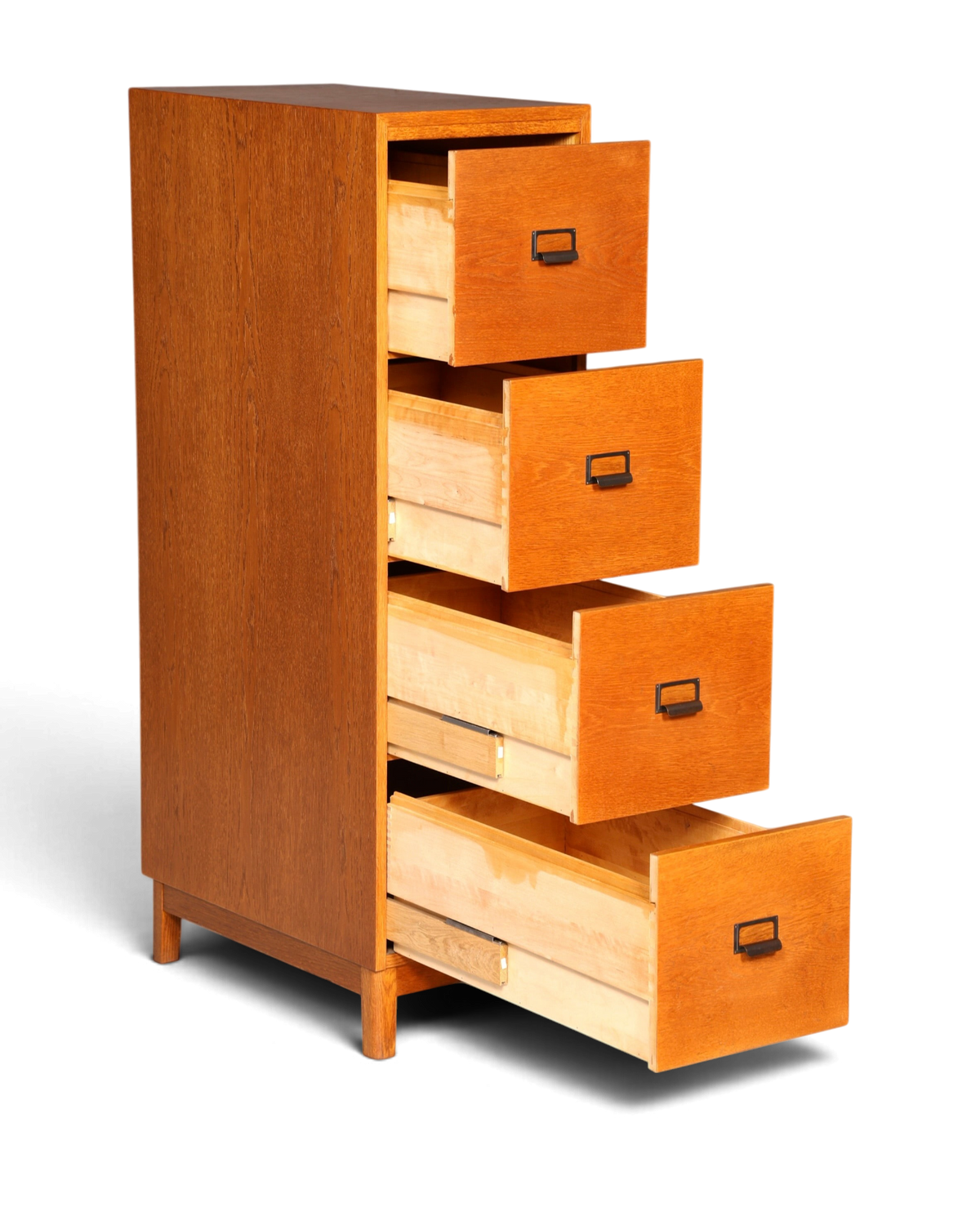 Hauptstadt Möblerei Mid Century Aktenschrank aus massivem Holz mit vier Schubladen im Bauhaus-Stil