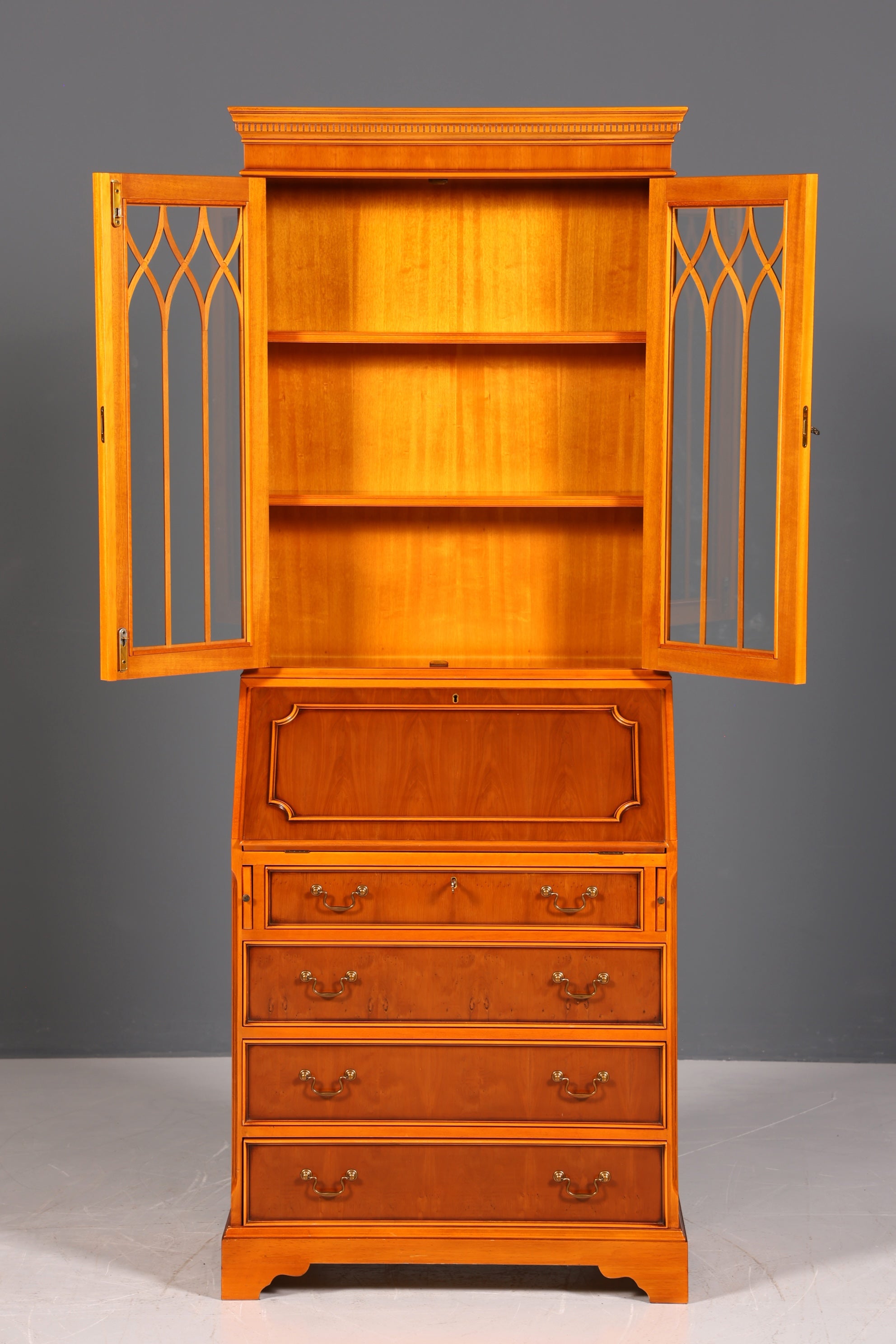Wunderschöner Englischer Sekretär Büro Aufsatzsekretär Eibe Antik Stil Vitrinen Schrank UK