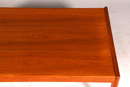 Magnifique table basse moderne du milieu du siècle en teck, table d’appoint rétro vintage, table basse des années 70 pour le salon