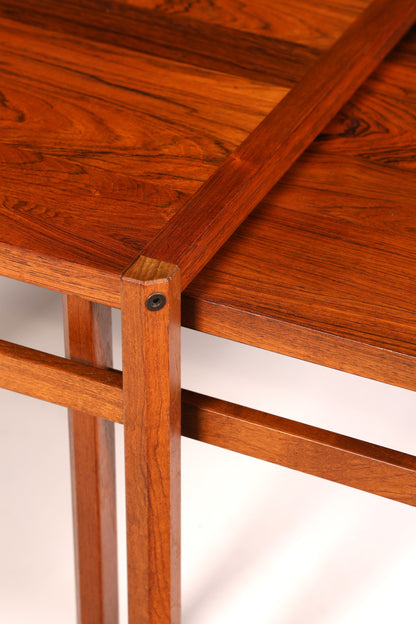 Ensemble de tables d’appoint Filigranes Mid-Century, 2 pièces : table basse, table de rangement et tables gigognes vintage