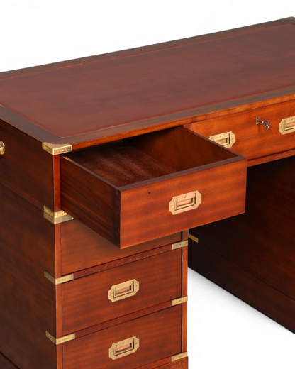 Hauptstadt Möblerei maritimer Schreibtisch im Military Chest Stil aus Holz mit Messingbeschlägen und Lederauflage