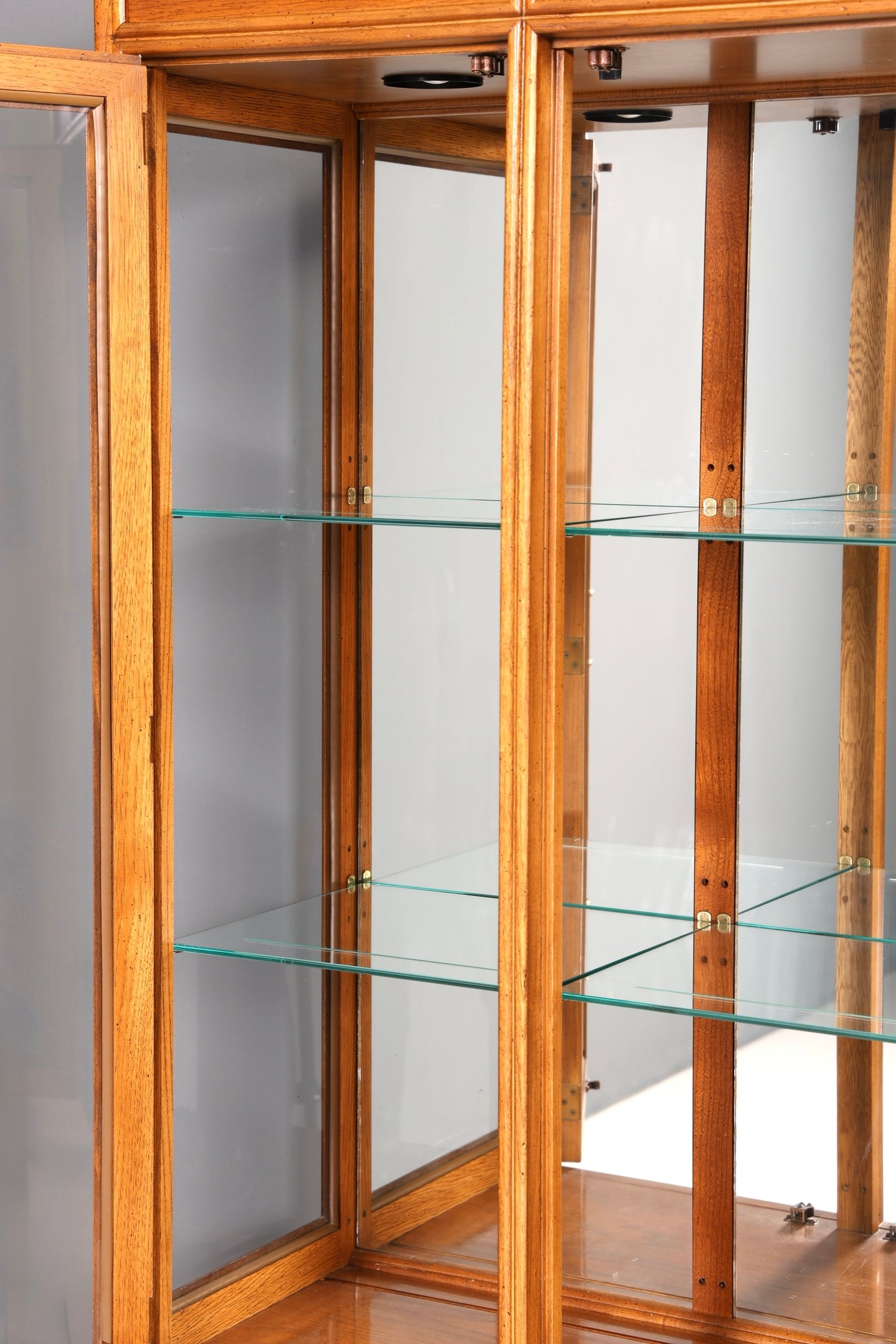 Edler Original Drexel Heritage Vitrine Bücherschrank Art Deco USA Antik Schrank Buffet Regal Glasvitrine Vintage Holz