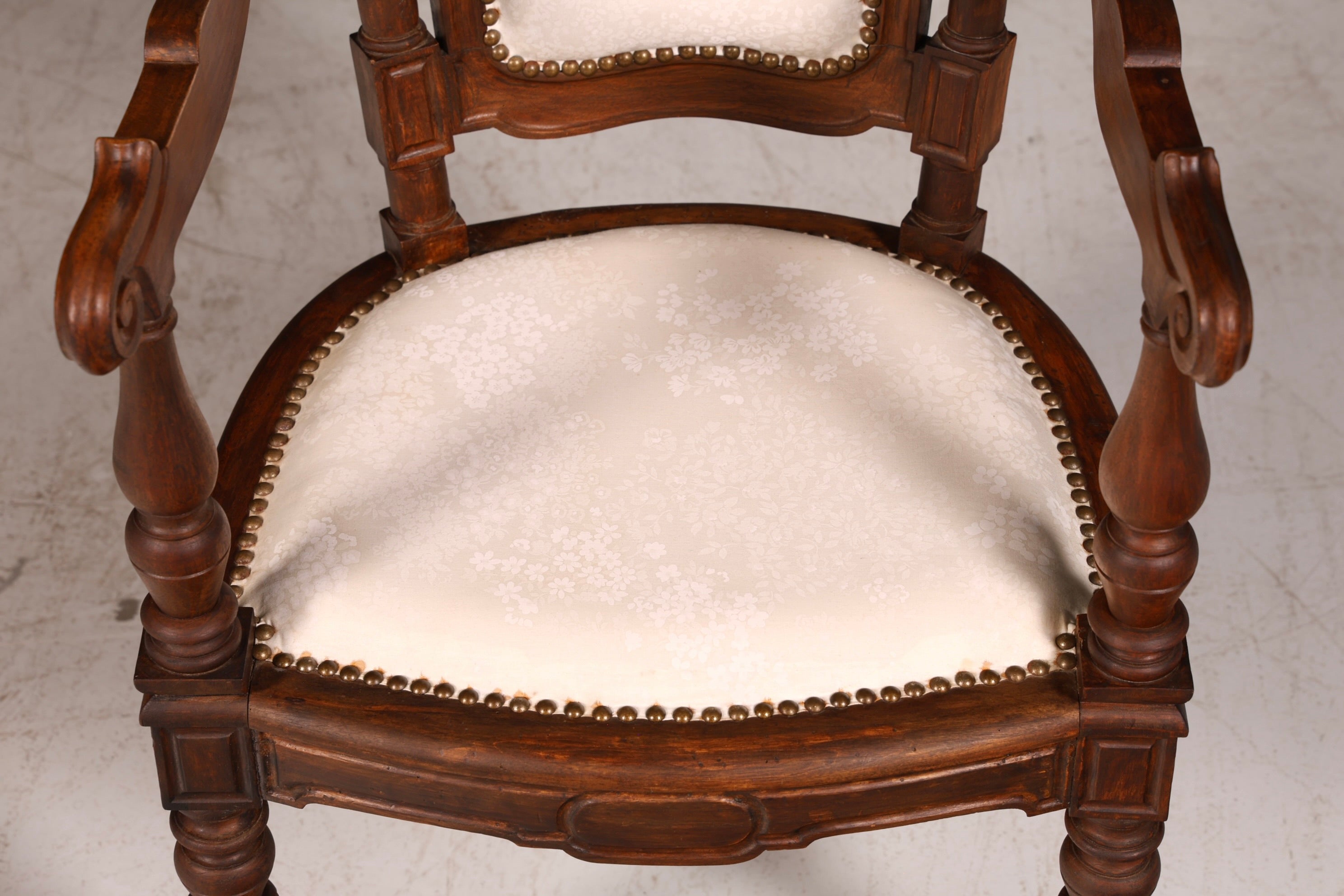 Élégant fauteuil de style néorenaissance, chaise ancienne de l’époque Gründerzeit, chaise de secrétaire, chaise de bureau, chaise rembourrée 2 sur 2