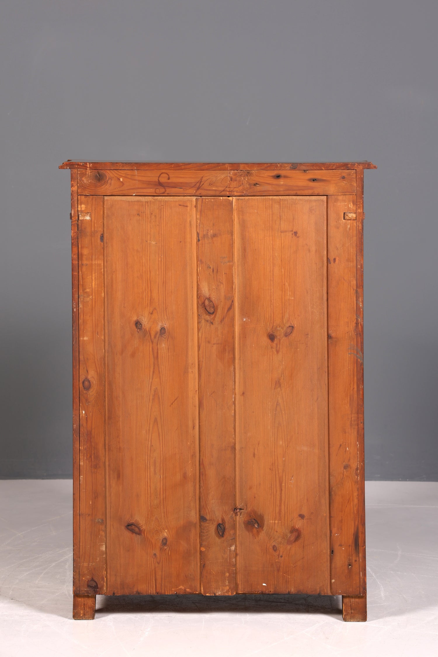 Meuble onirique Louis Philippe vers 1880, style Gründerzeit, meuble haut Vertiko