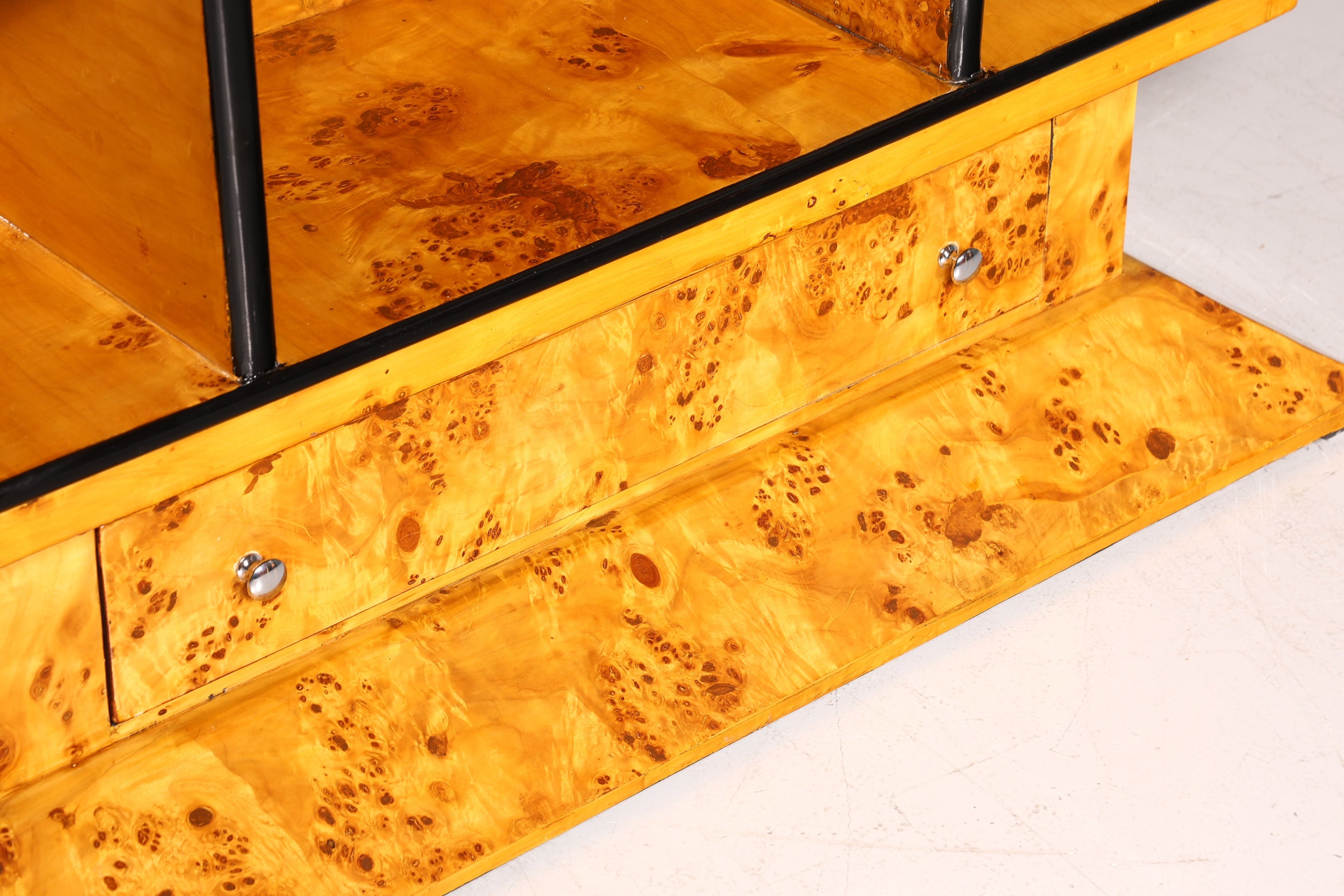 Bibliothèque impressionnante en bouleau au design Art déco, étagère de luxe, style Biedermeier