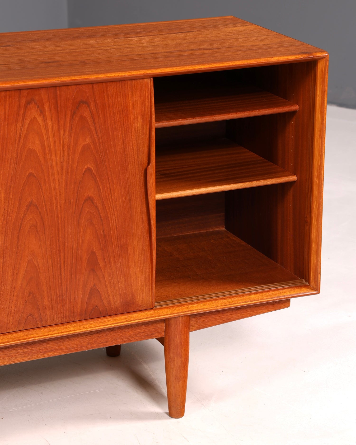 Wunderschönes Dyrlund Mid Century Sideboard Teak Danish Design Schrank Kommode Vintage