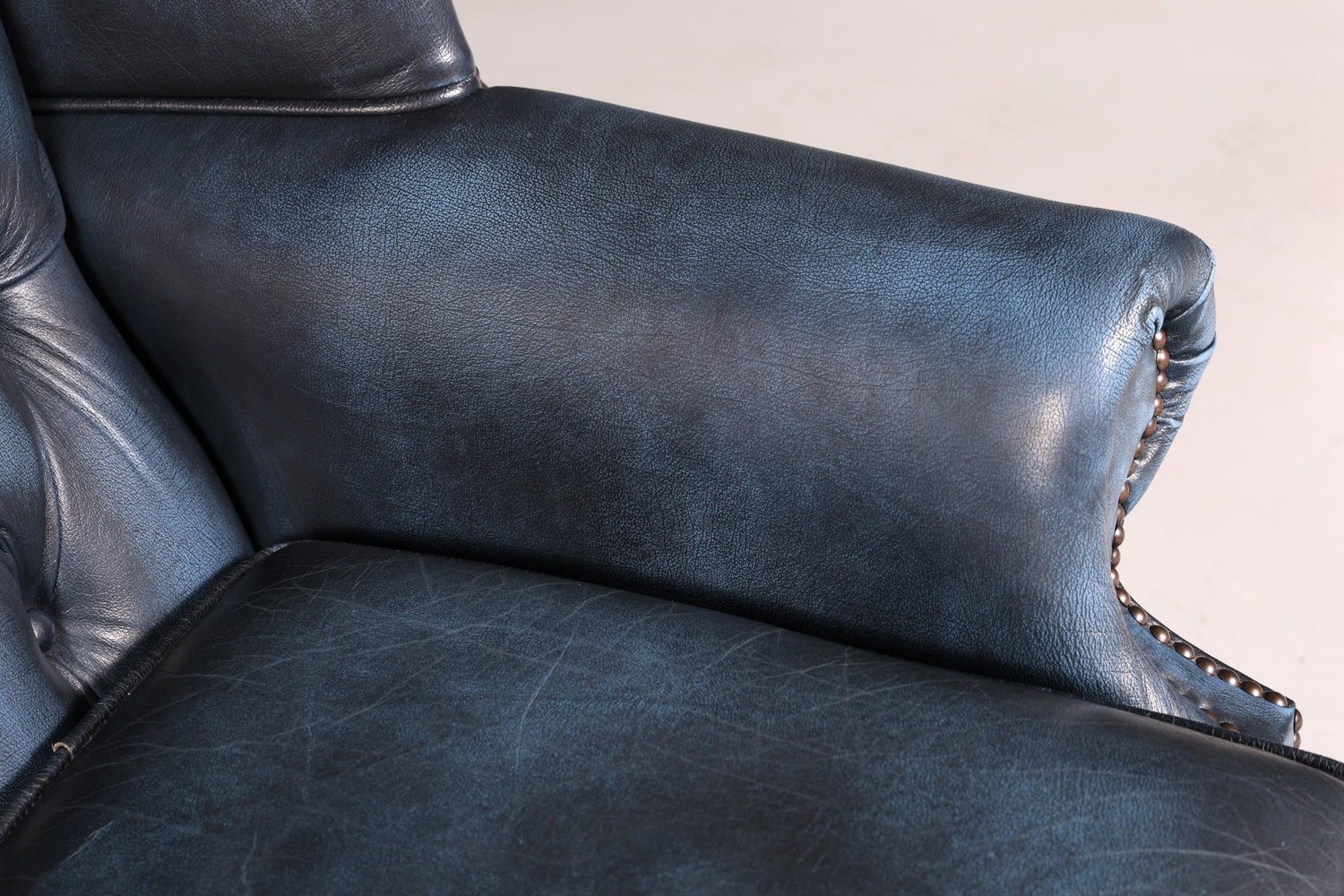Wunderschönes Original Chesterfield 3-Sitzer Sofa Queen Anne Blau Englische Leder Couch England Polstersofa