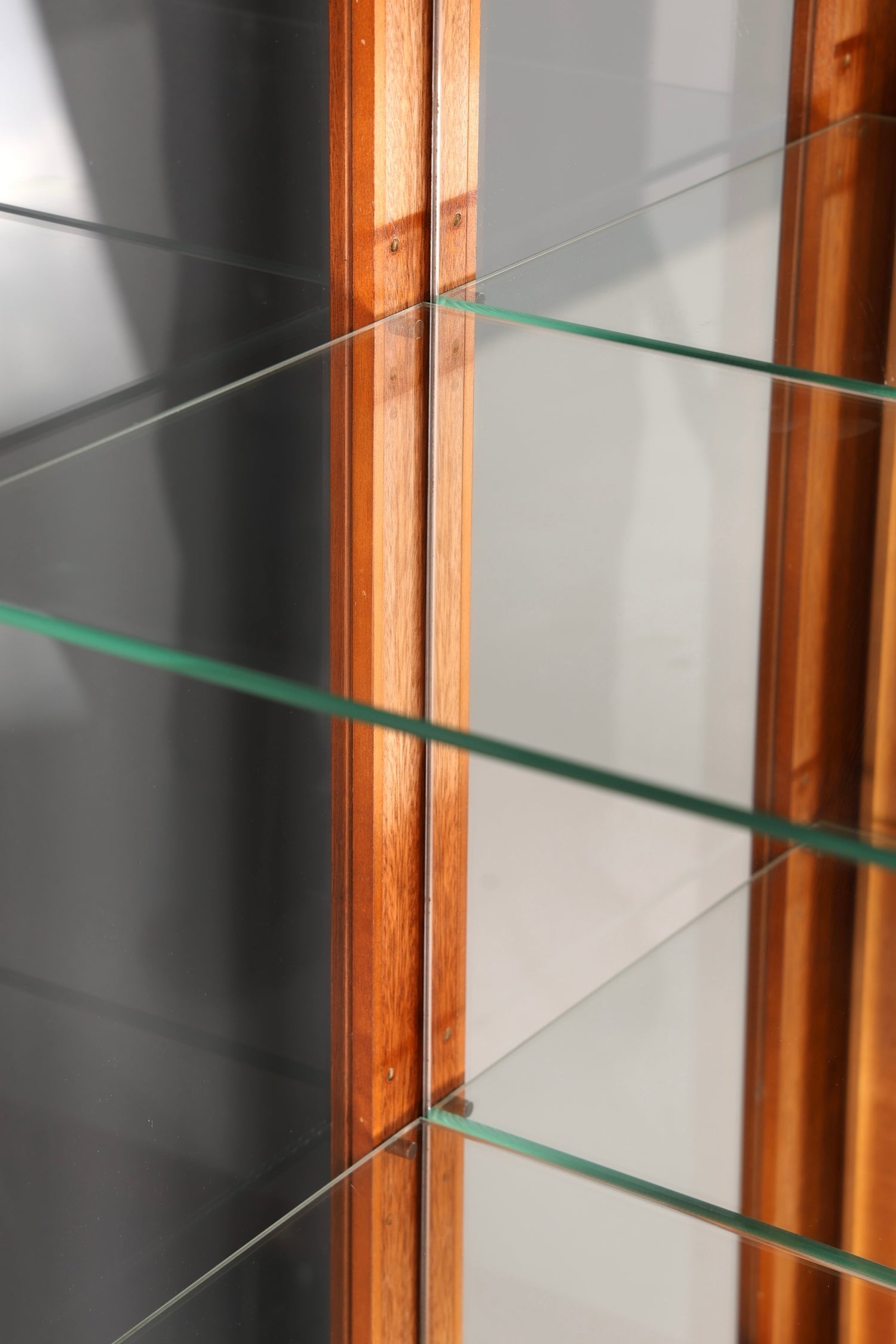 Wunderschöne Englische Vitrine Eibe Bücherschrank Buffet Antik Stil Glasvitrine