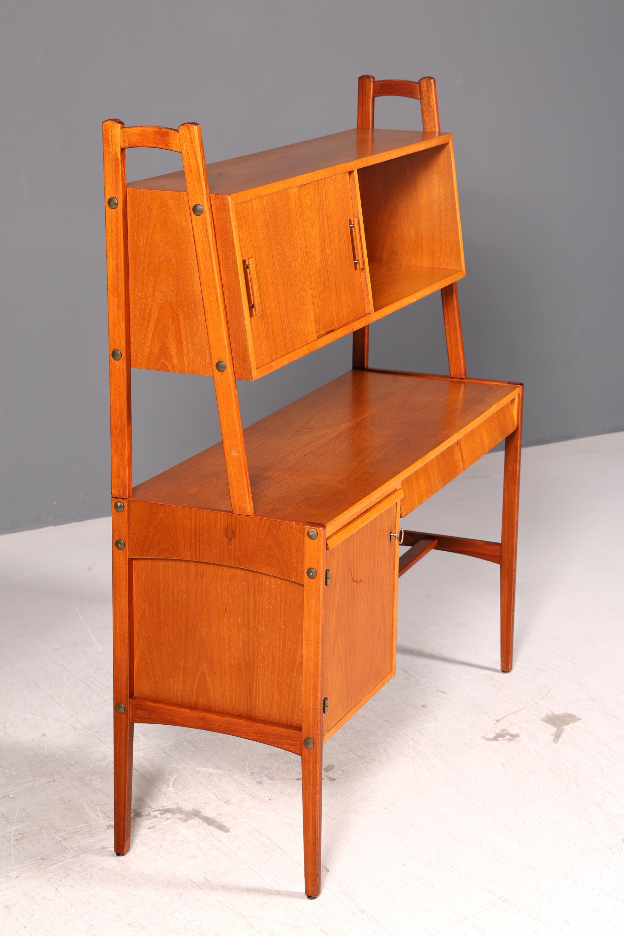 Wunderschöner Mid Century Schreibtisch mit Regalaufsatz Teak Danish Design Bürotisch Vintage 60s