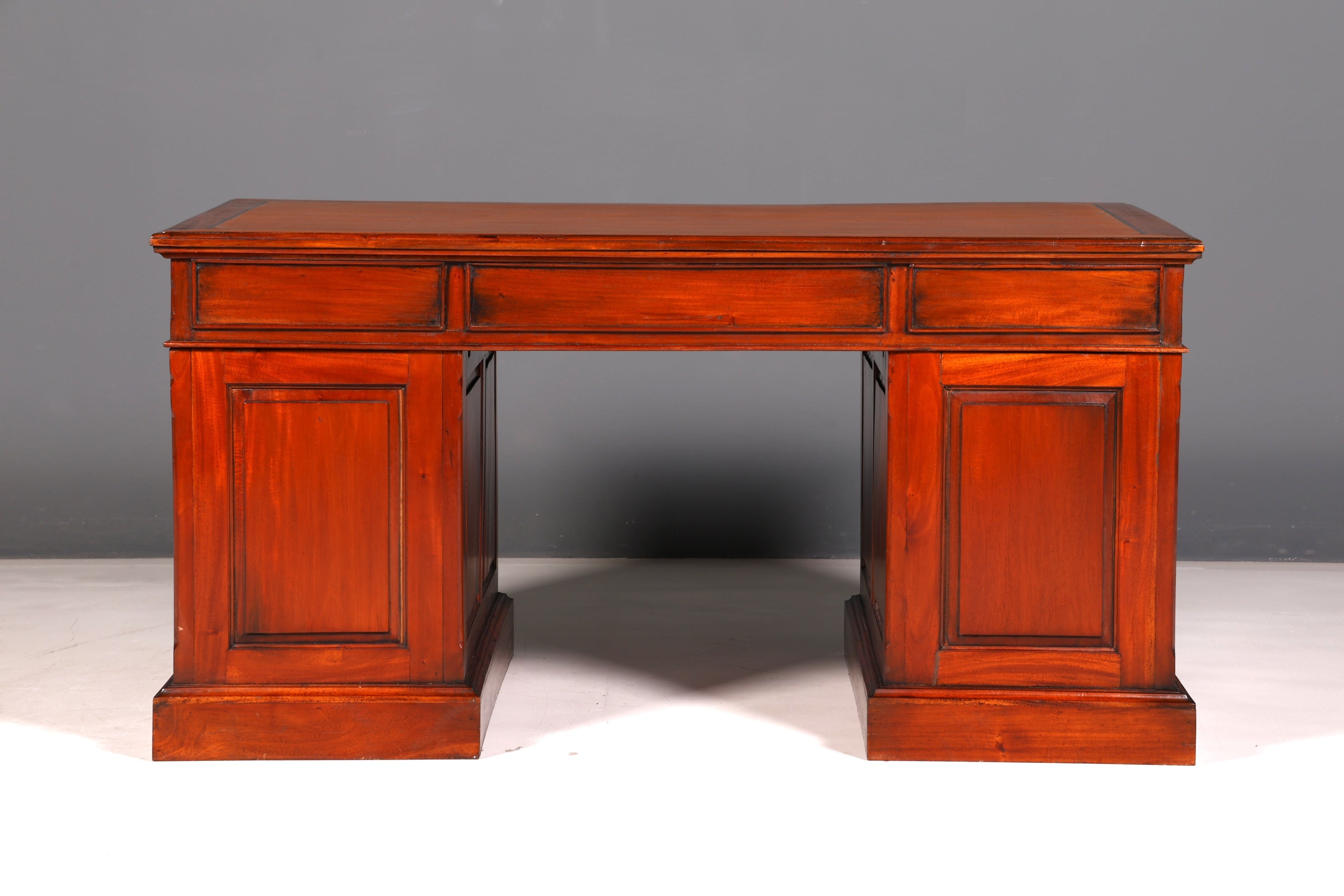 Magnifique bureau anglais en acajou, bureau de travail ancien, bureau professionnel, bureau partenaire