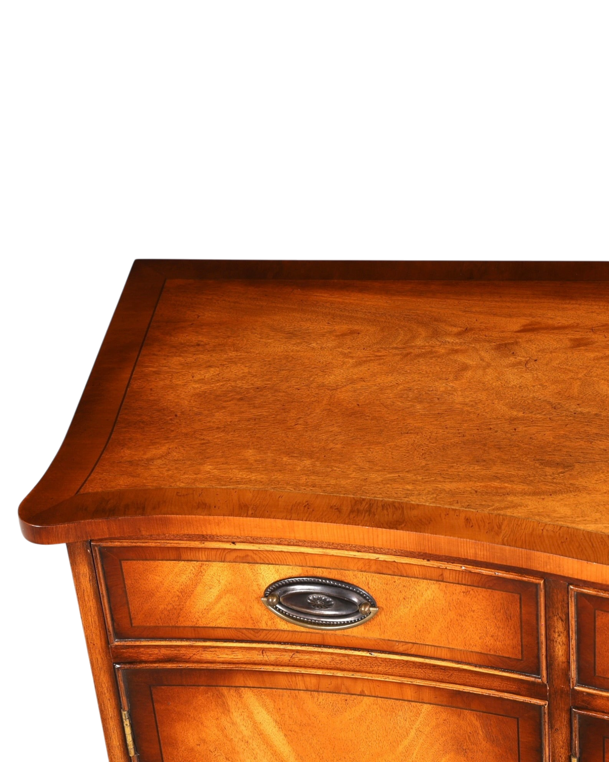 Hauptstadt Möblerei Bevan Funnell Reprodux Sideboard aus massivem Echtholz mit eleganter Maserung und Messingbeschlag