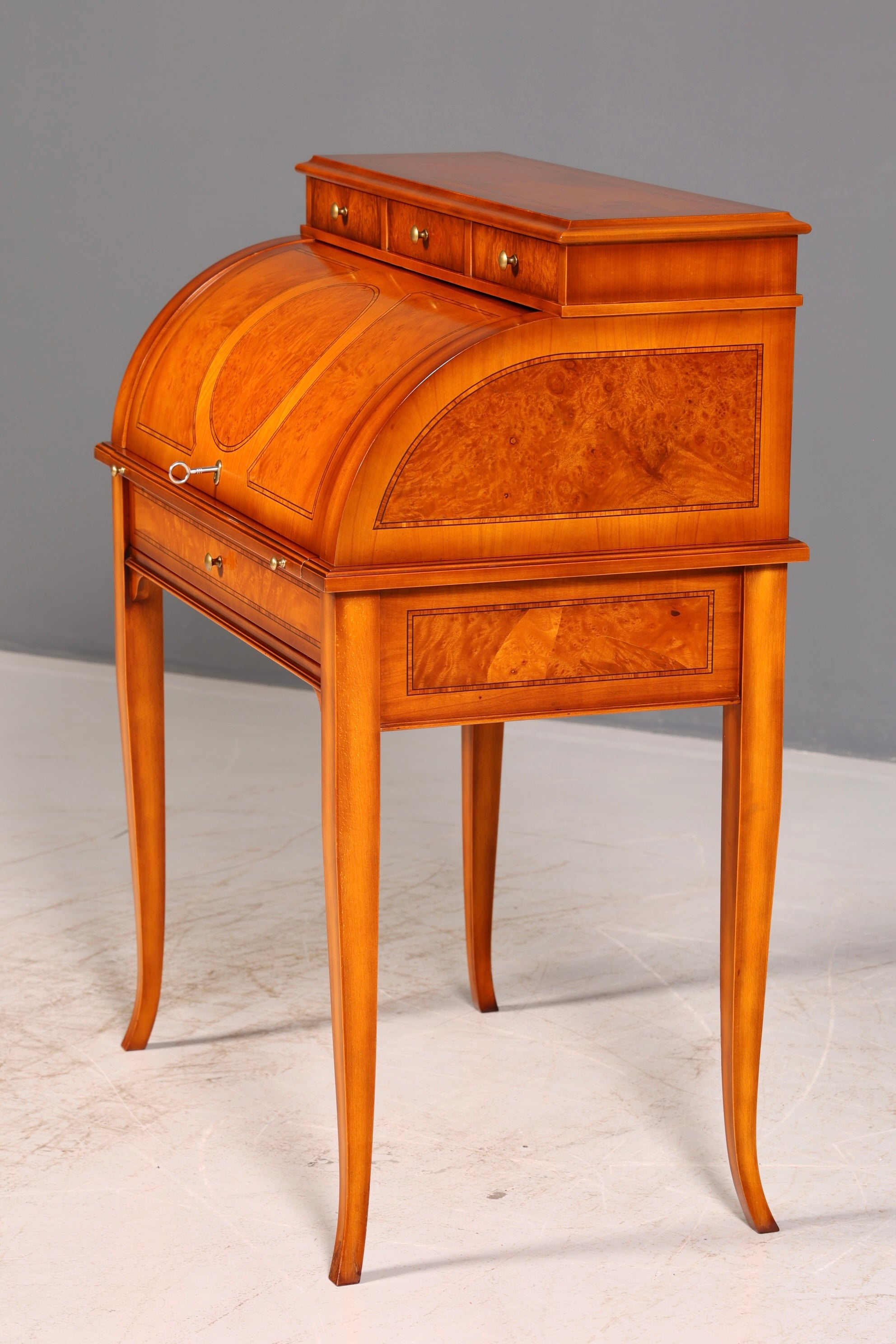 Wunderschöner Rollsekretär Zylindersekretär Sekretär im Barock Stil Antik um 1930 Büro Schreibkommode