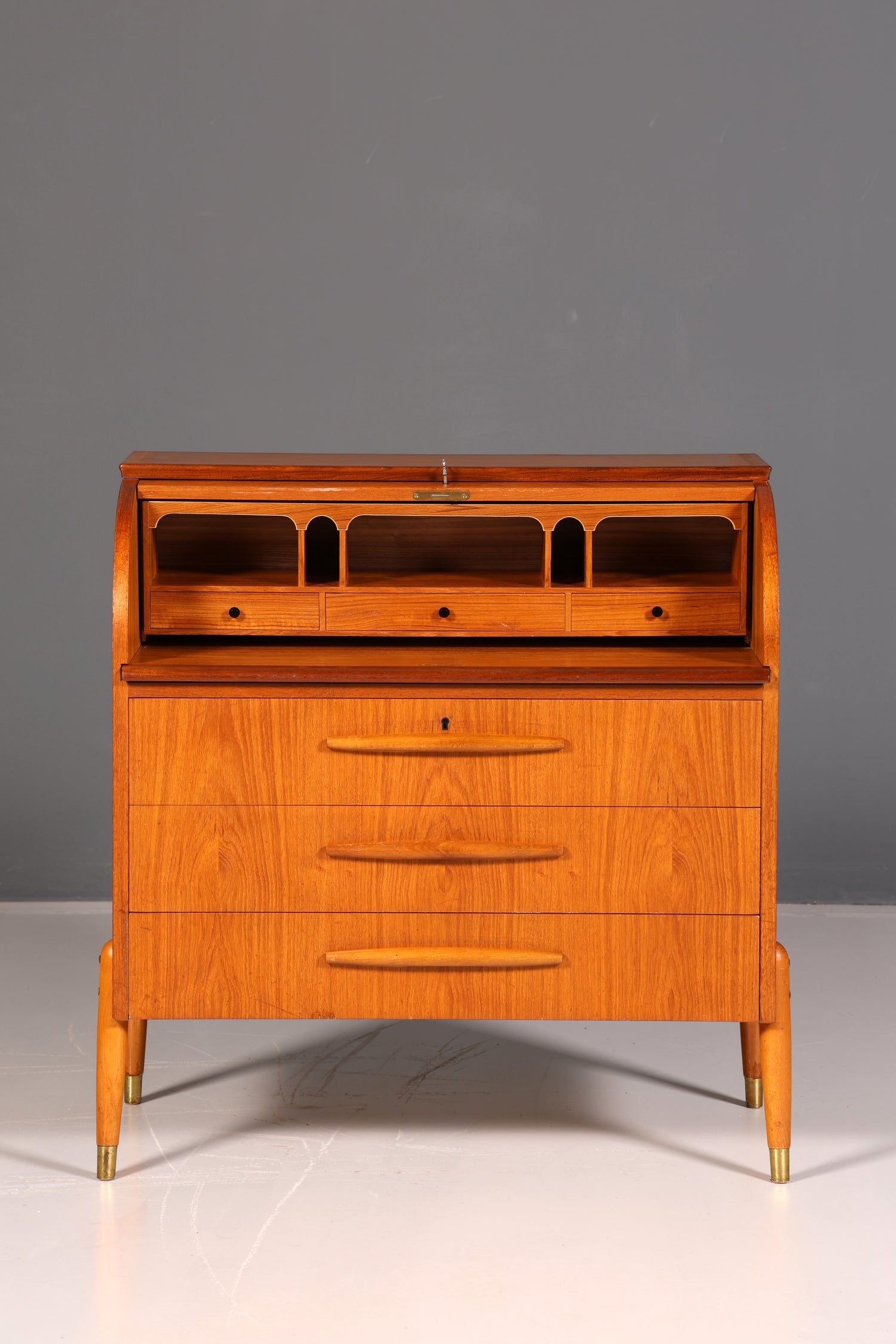 Magnifique secrétaire à rideau Mid-Century, commode de bureau, armoire vintage des années 60 en bois