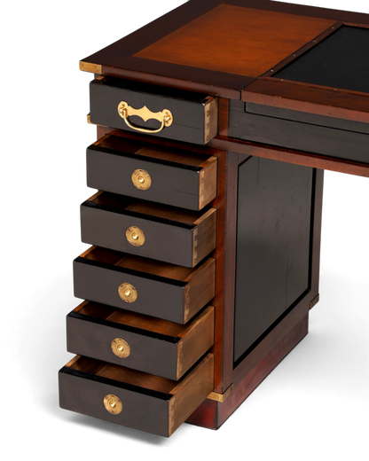 Hauptstadt Möblerei maritimer Schreibtisch im Military Chest Stil aus Holz mit Messingbeschlägen und Lederauflage