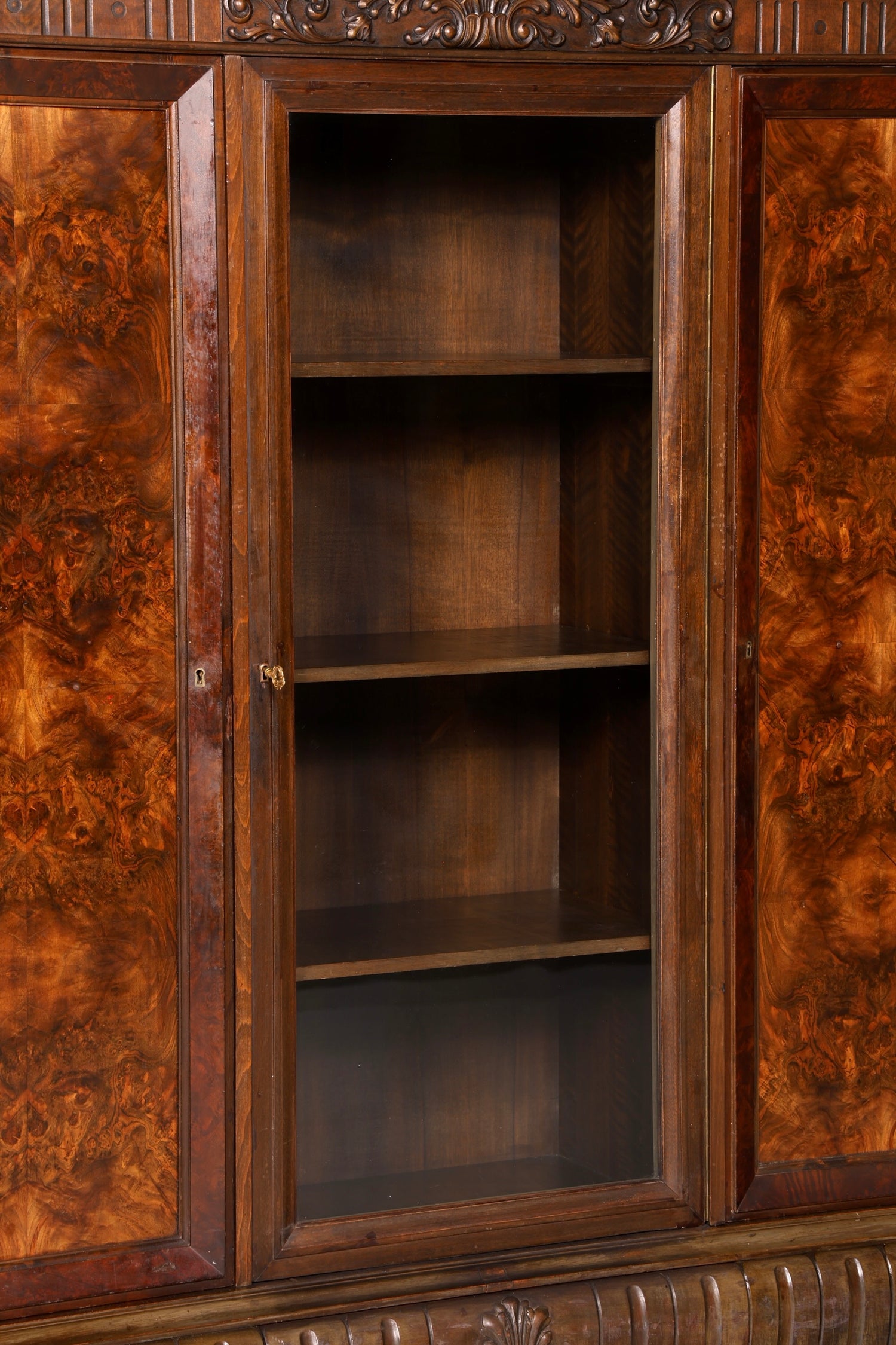 Impressionnante bibliothèque vitrine néo-Renaissance de style Gründerzeit, meuble de bureau, buffet, armoire antique en bois massif