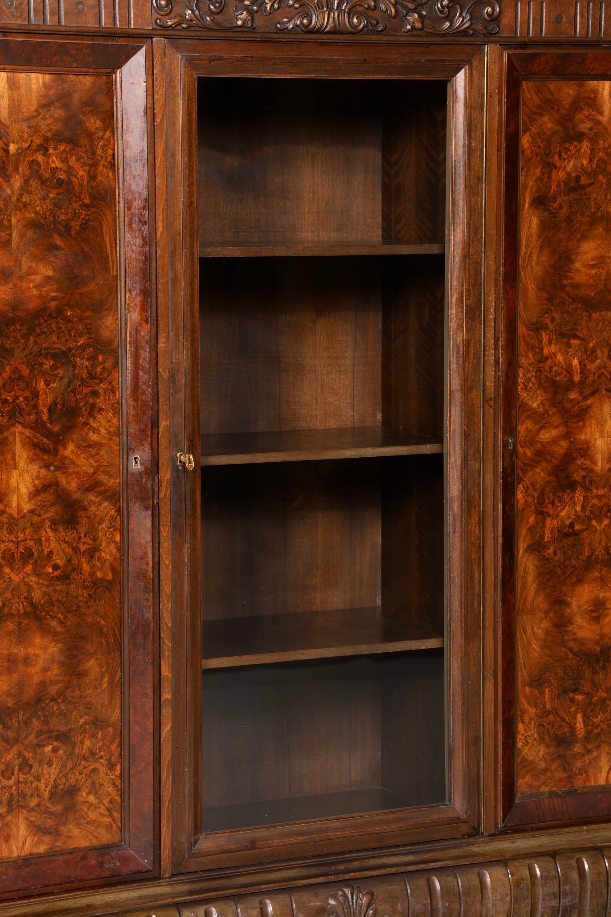 Impressionnante bibliothèque vitrine néo-Renaissance de style Gründerzeit, meuble de bureau, buffet, armoire antique en bois massif