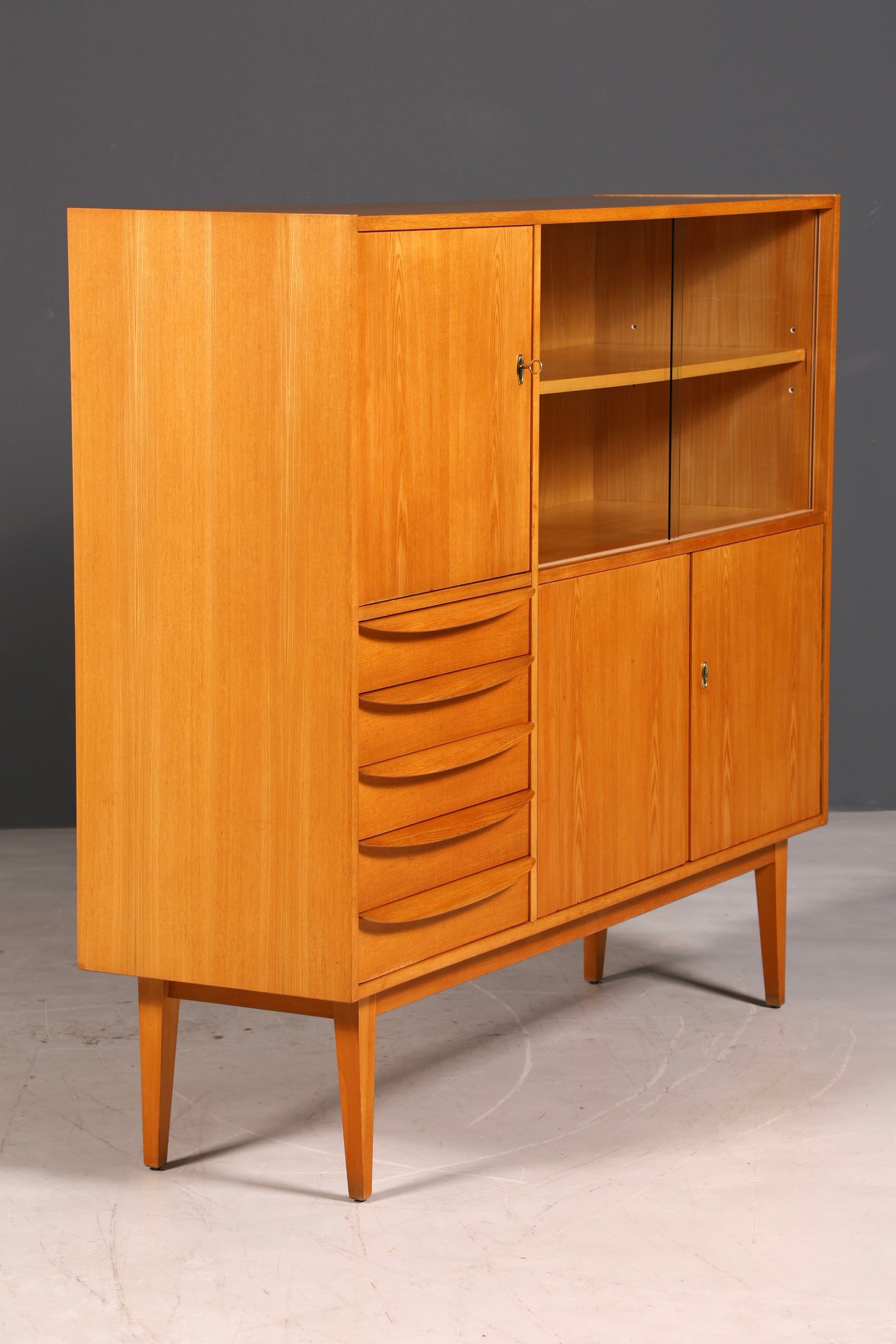 Beautiful original Hellerau mid-century display cabinet, Franz Ehrlich 602 chest of drawers and bookcase