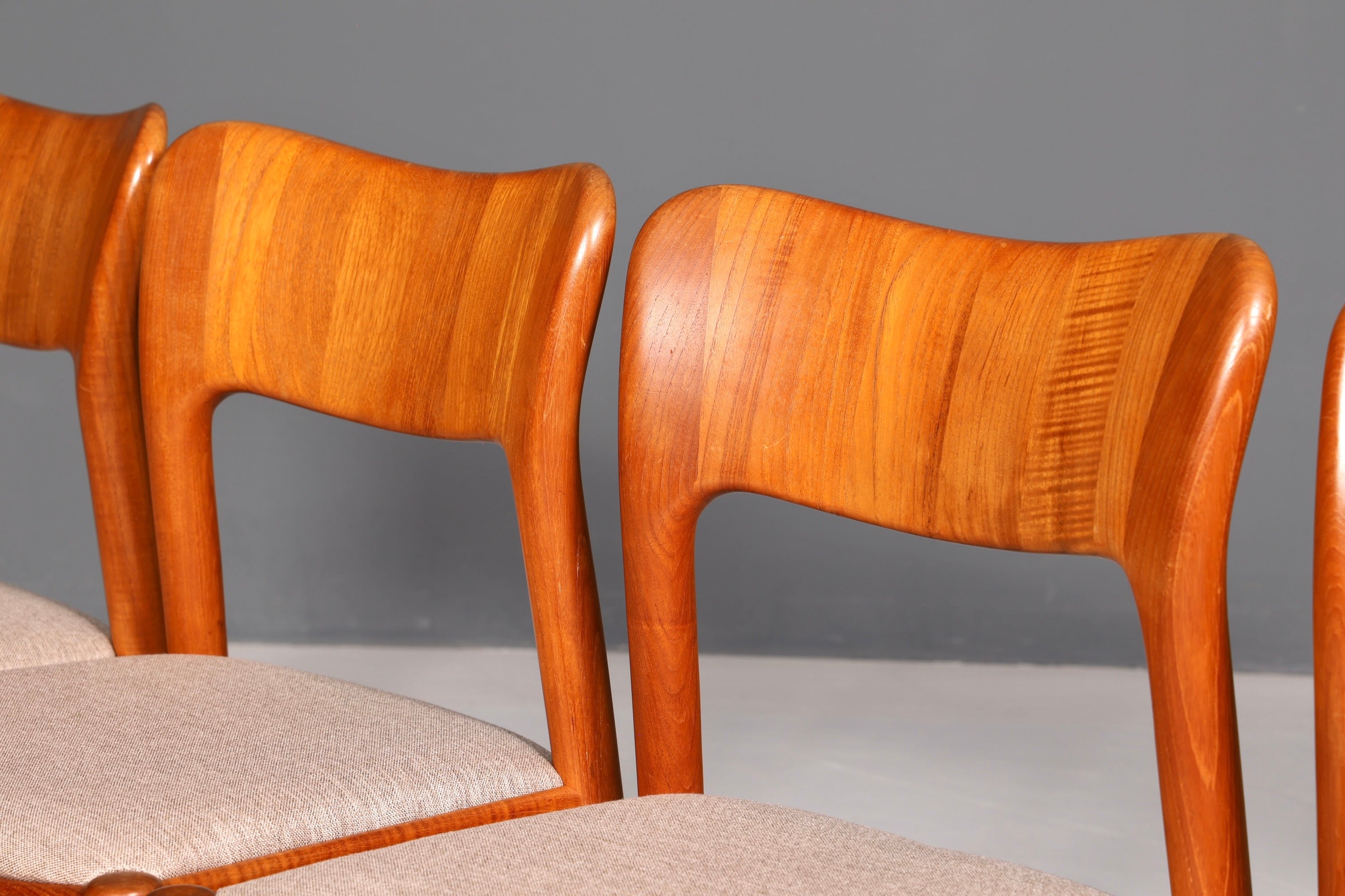 4x Edle Mid Century Stühle der Marke Niels Koefoed Koefoeds Hornslet Modell 177 Teak Stuhlset Danish Design Esszimmerstühle Küchenstühle