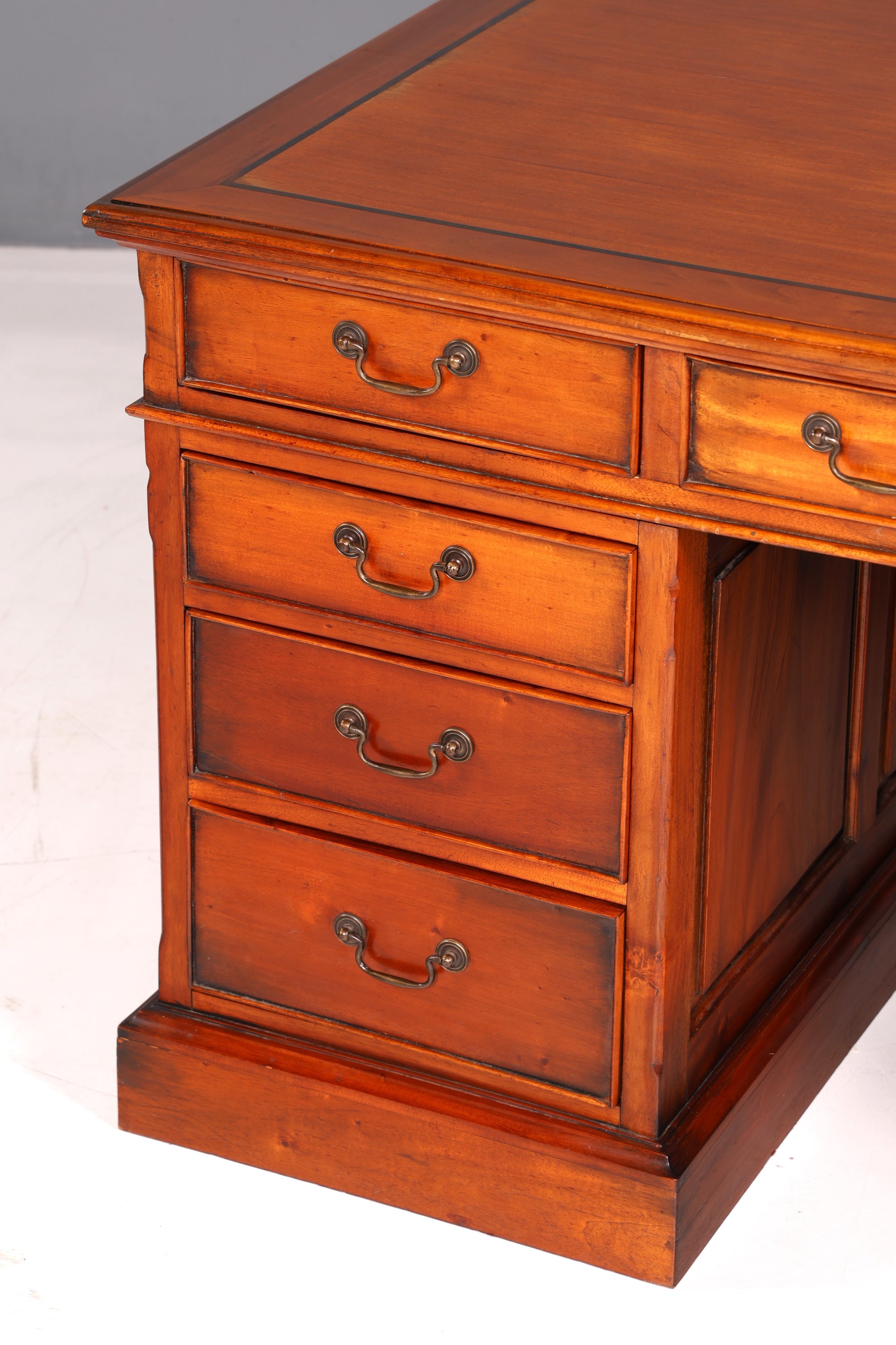 Magnifique bureau anglais en acajou, bureau de travail ancien, bureau professionnel, bureau partenaire