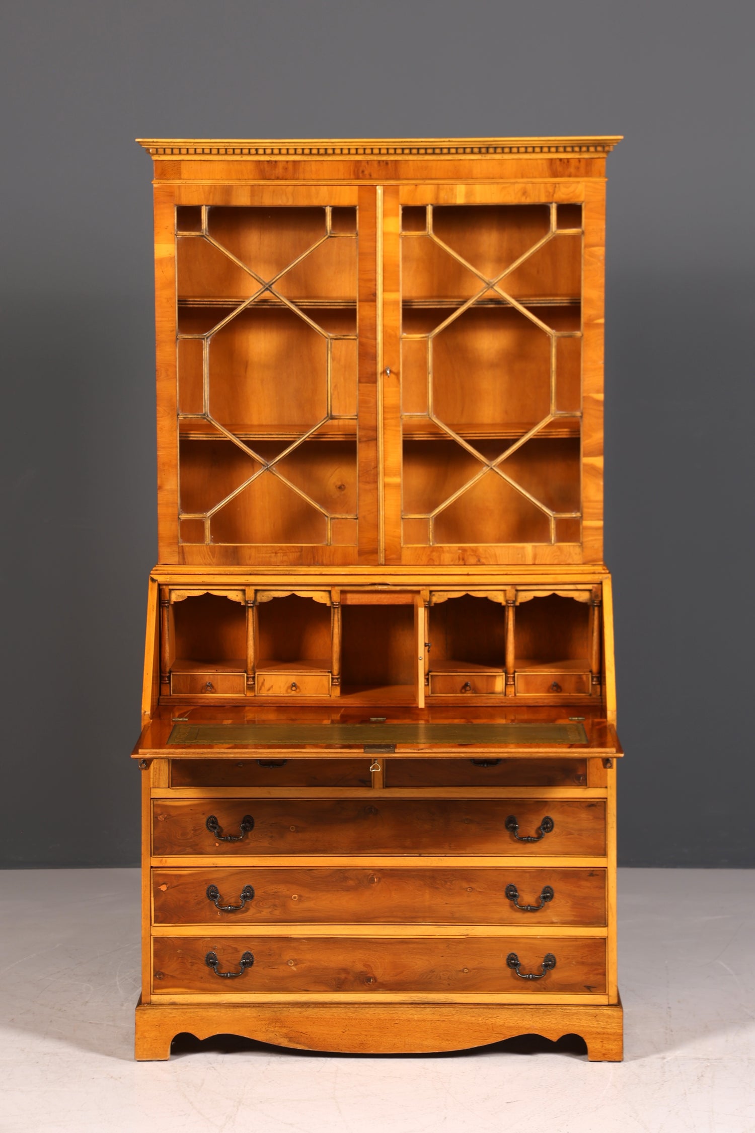 G011 Finish cm, Stilvoller Englischer Sekretär Büro Aufsatzsekretär Eibe Antik Stil Vitrinen Schrank UK