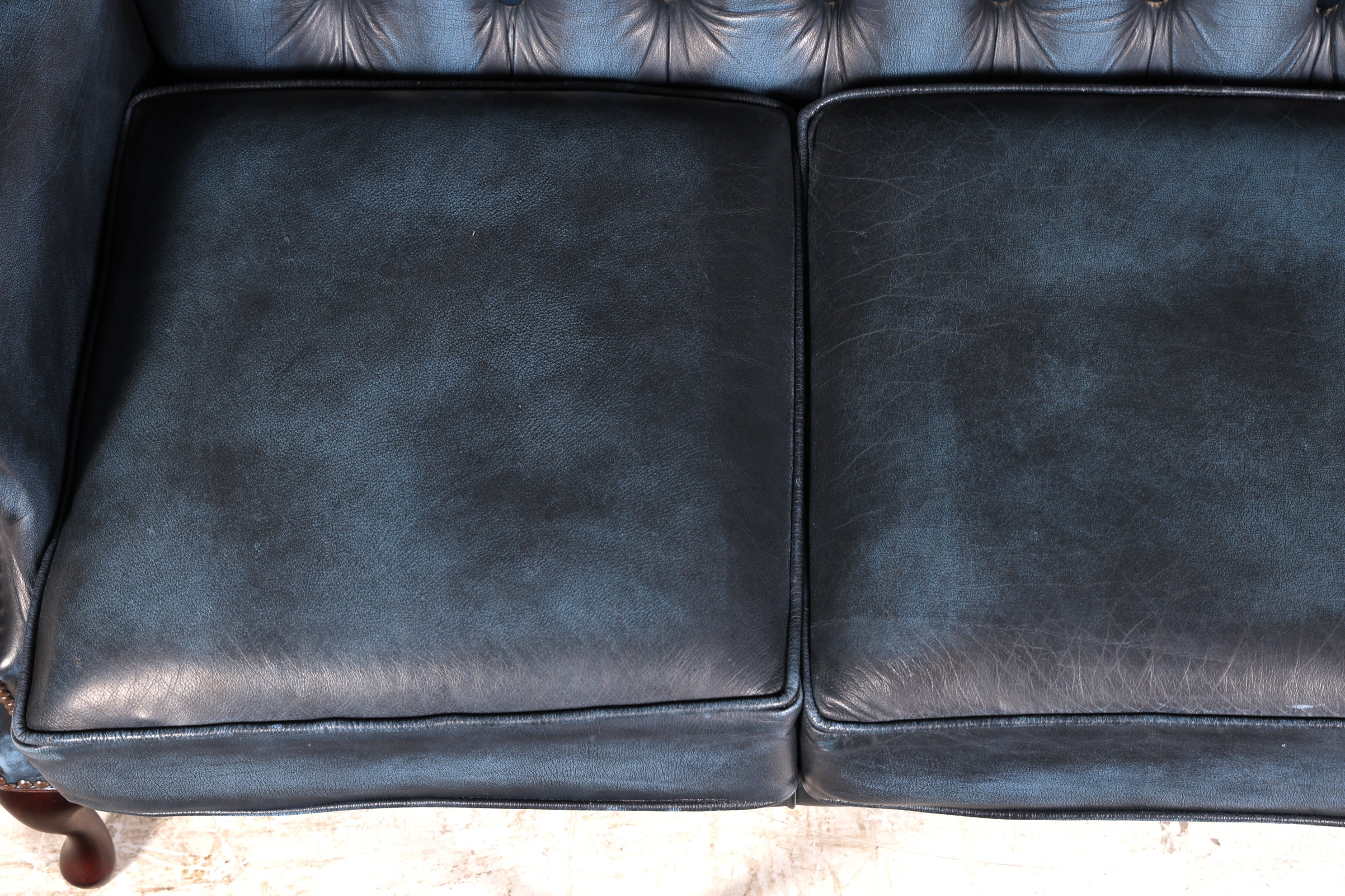 Wunderschönes Original Chesterfield 3-Sitzer Sofa Queen Anne Blau Englische Leder Couch England Polstersofa