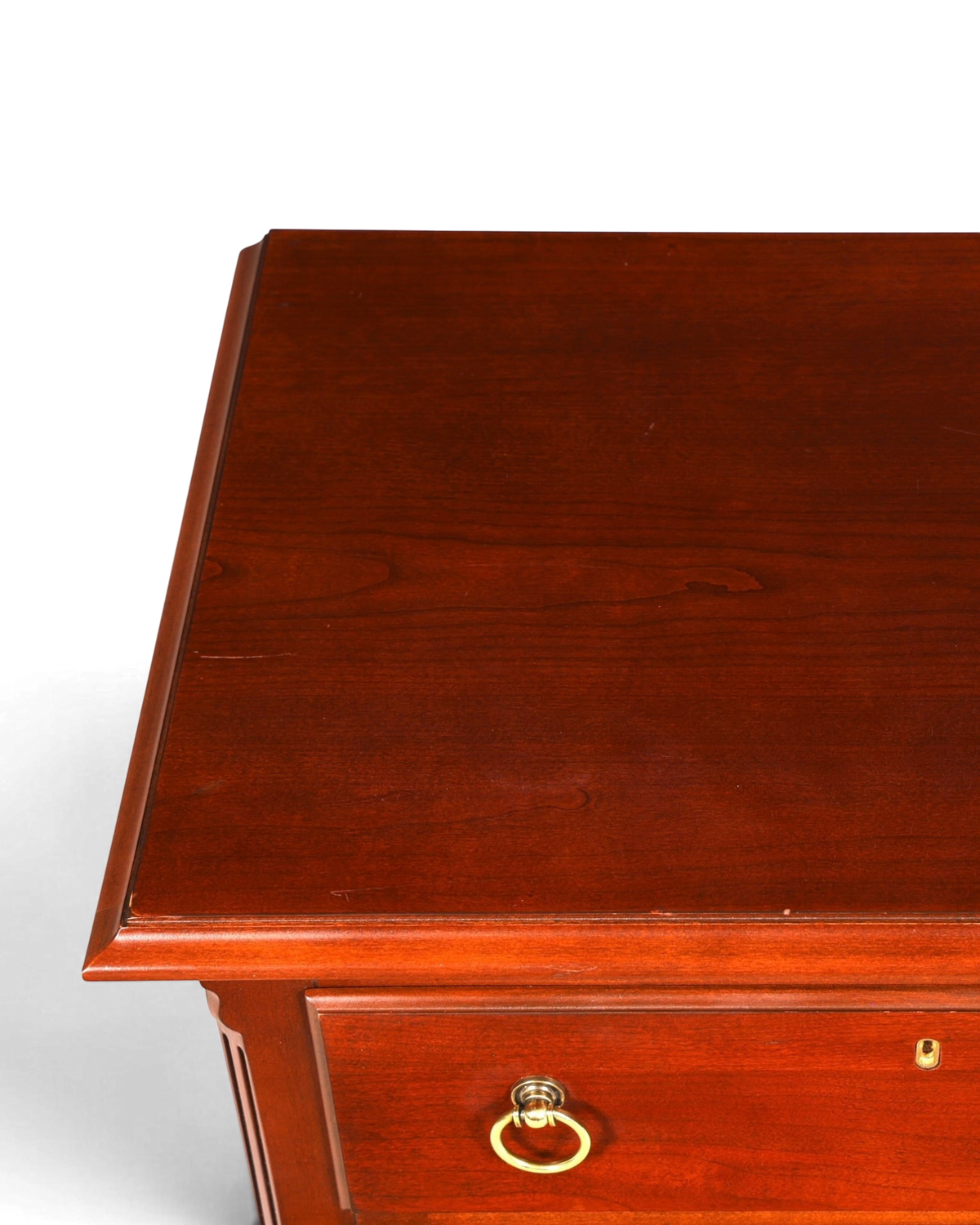 Hauptstadt Möblerei Drexel Heritage Kommode aus massivem dunklem Holz im klassischen amerikanischen Antik-Stil