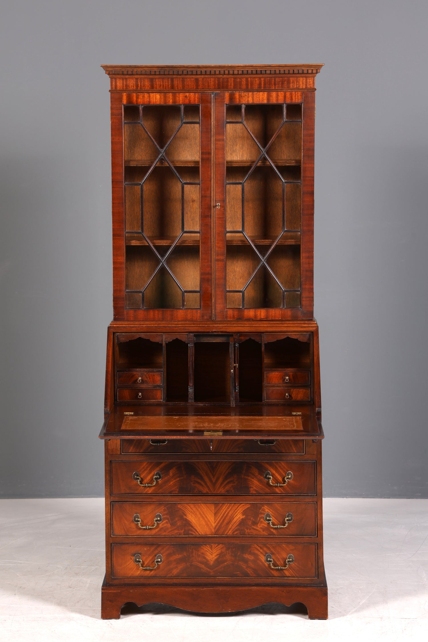 F973 Finish cm Wunderschöner Englischer Sekretär Büro Aufsatzsekretär Antik 60S Vitrinen Schrank UK