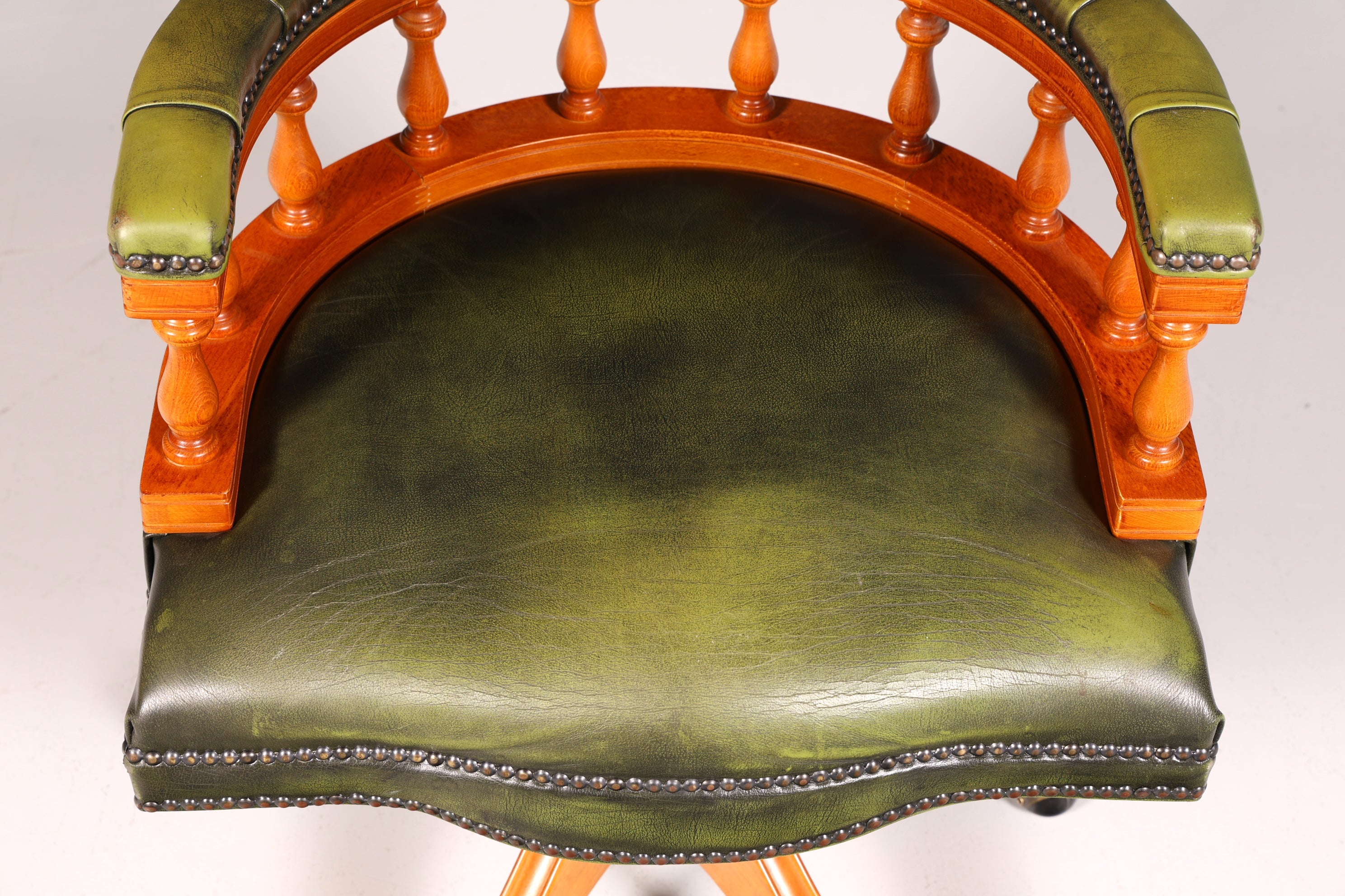 Original Chesterfield Centurion Captain Chair Englisch Grün Echt Leder Sessel Armlehnsessel