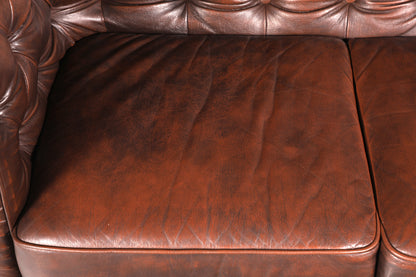 Wunderschönes Original Chesterfield Sofa Englisch echt Leder 2- Sitzer Couch