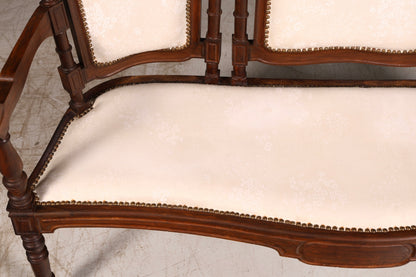 Élégante banquette néorenaissance, canapé ancien de l’époque Gründerzeit, banquette rembourrée, banquette de salon