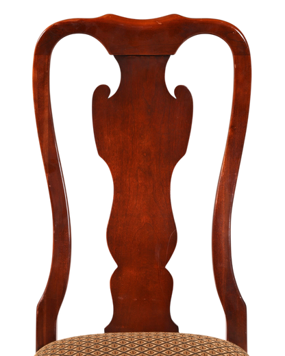 Hauptstadt Möblerei Drexel Heritage Chippendale Stuhl aus dunklem Holz mit gemustertem Sitzpolster