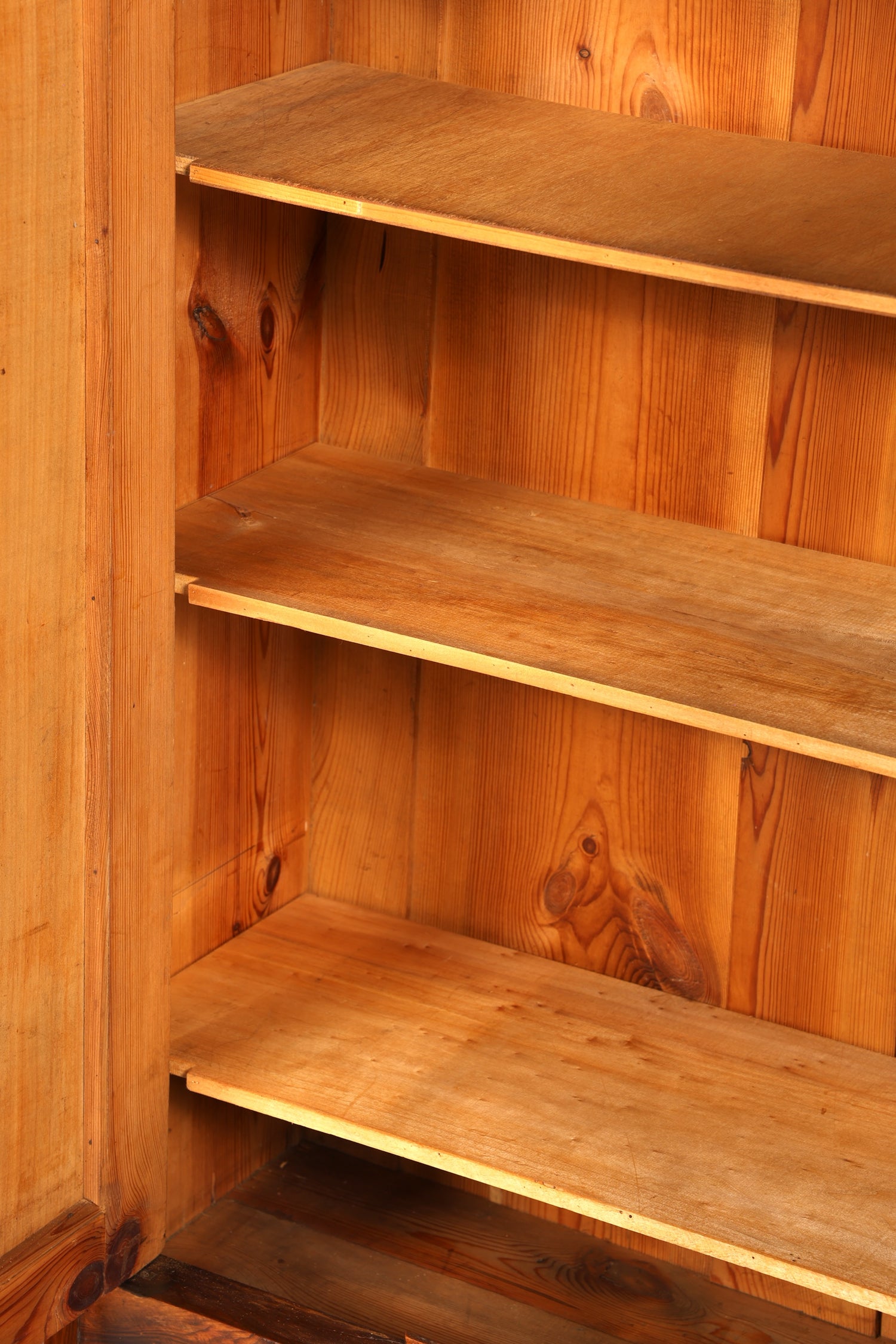 Magnifique meuble vertiko de style Art nouveau, datant de la fin du XIXe siècle (Gründerzeit).