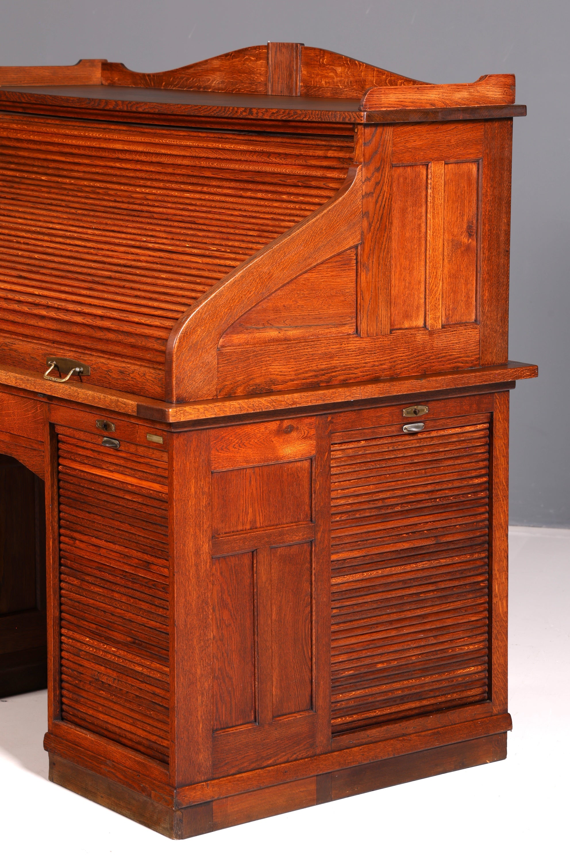 Magnifique secrétaire de style Bauhaus, bureau Art déco, secrétaire à rideau, antiquité vintage en chêne