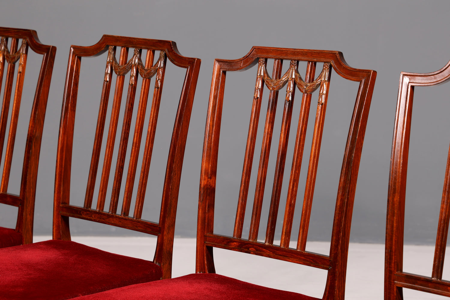 4x Traumhafte Stühle im Gustavianischen Stil Englisch Küchenstühle Esszimmer Stuhl Set