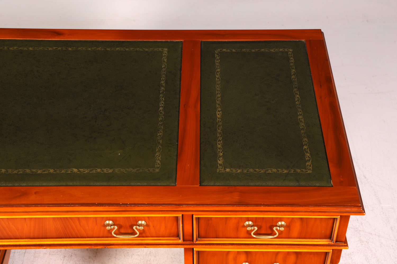 Beautiful English Desk Yew Genuine Leather Top Antique Style Office Desk Executive Desk