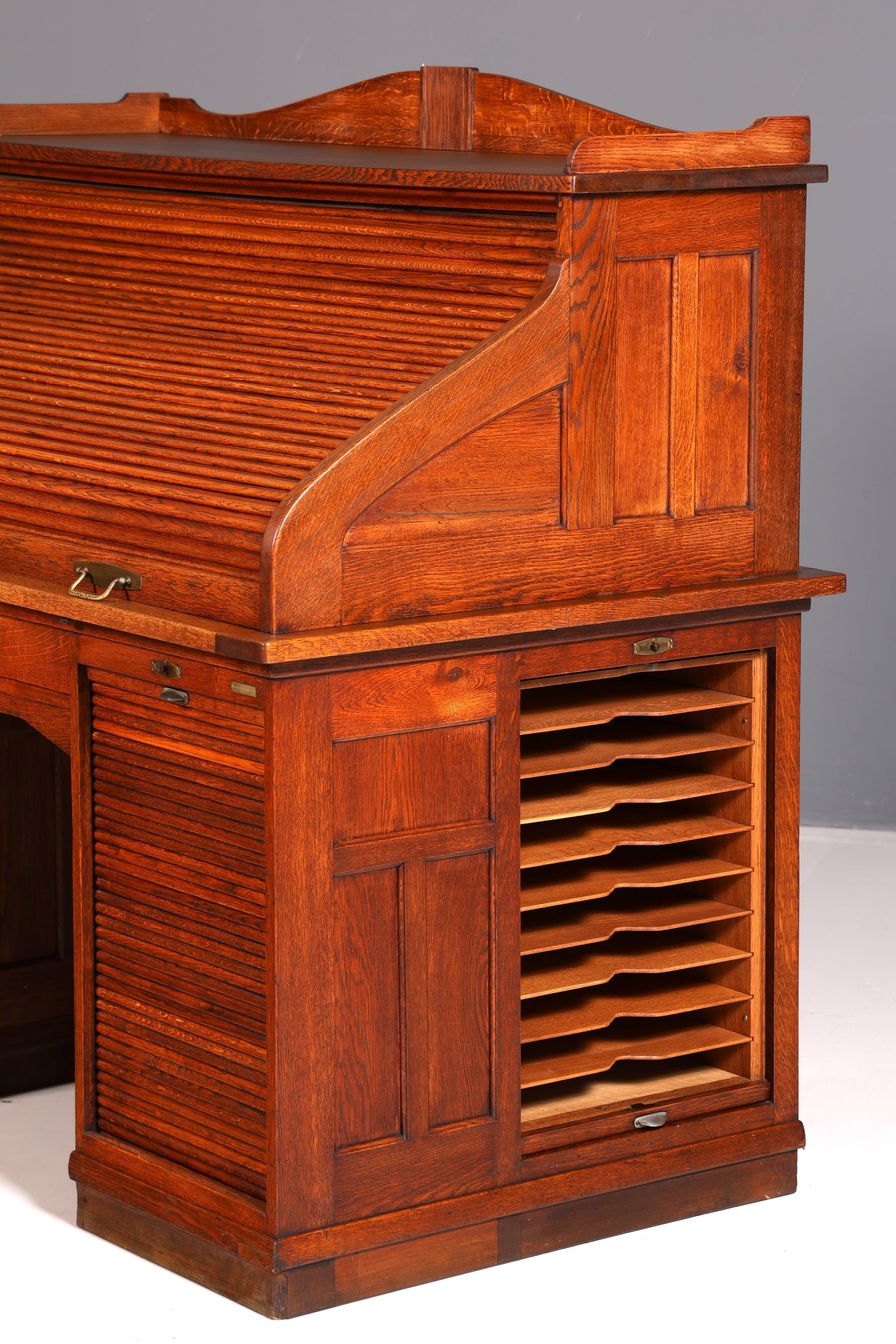 Magnifique secrétaire de style Bauhaus, bureau Art déco, secrétaire à rideau, antiquité vintage en chêne