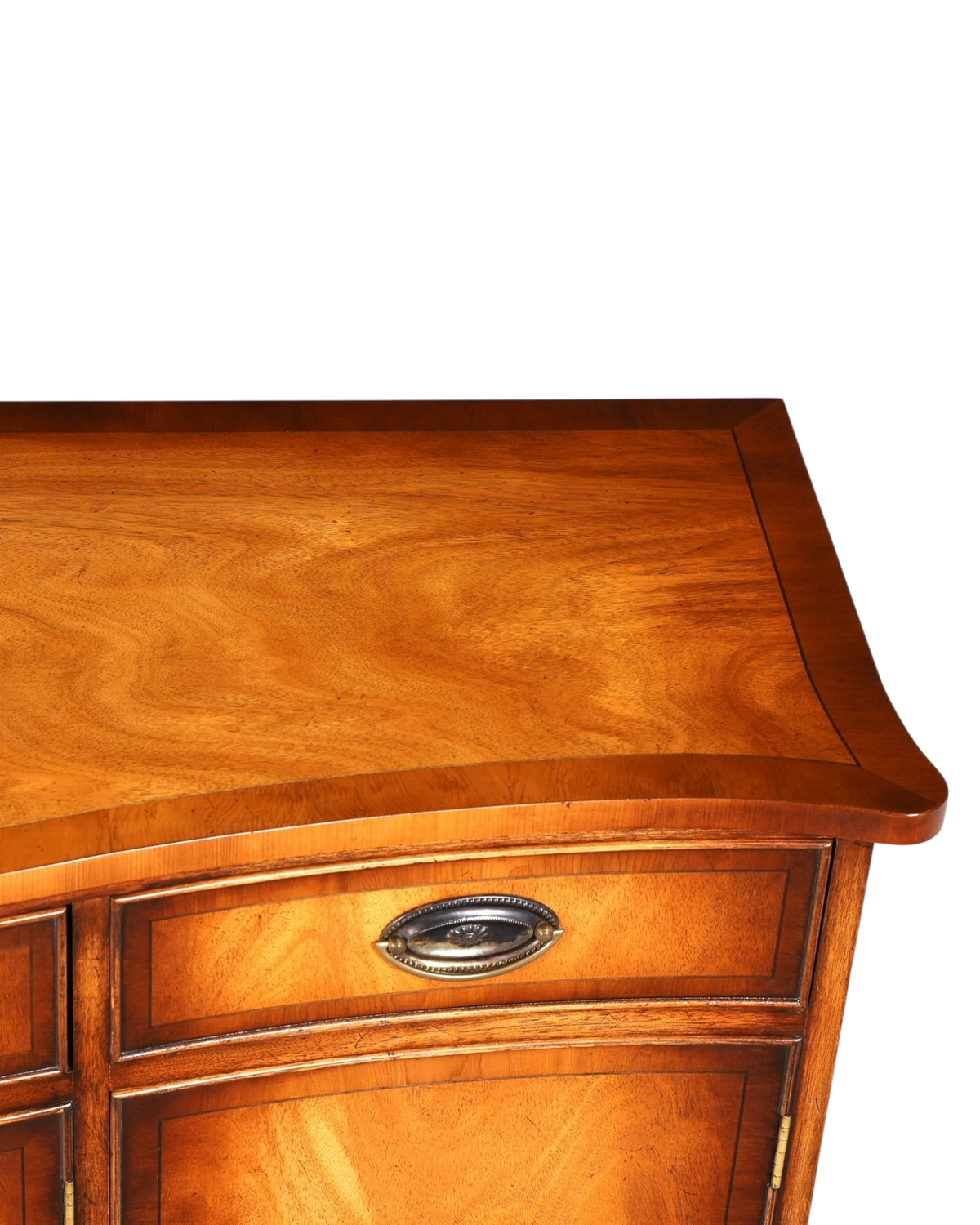 Hauptstadt Möblerei Bevan Funnell Reprodux Sideboard aus massivem Echtholz mit eleganter Maserung und Messingbeschlag